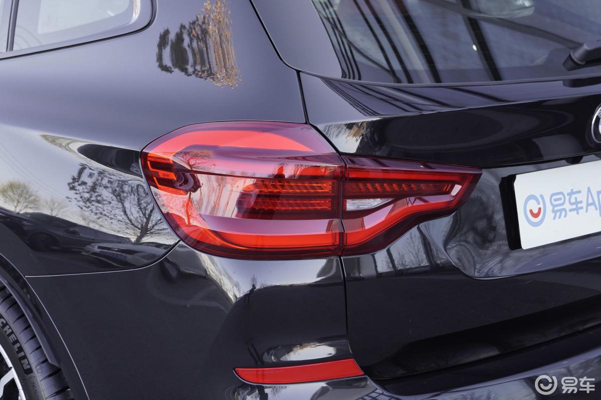 【宝马x3 m2019款x3 m 雷霆版尾灯侧45度俯拍汽车图片-汽车图片大全】