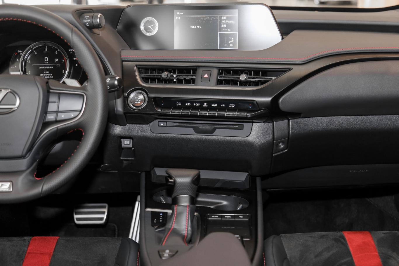 雷克萨斯ux200 f sport版内饰