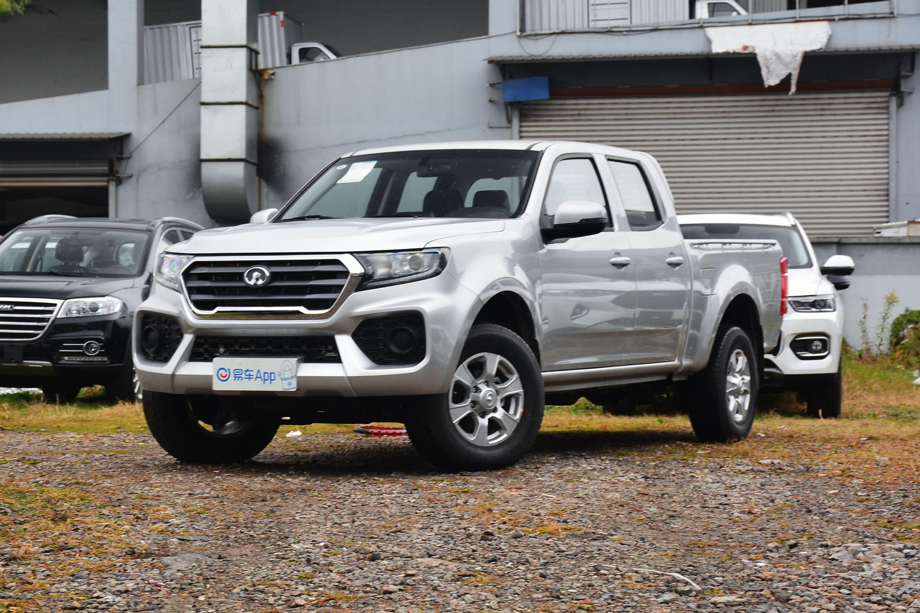 0t 手动 两驱 大双超值型 柴油 国v外观