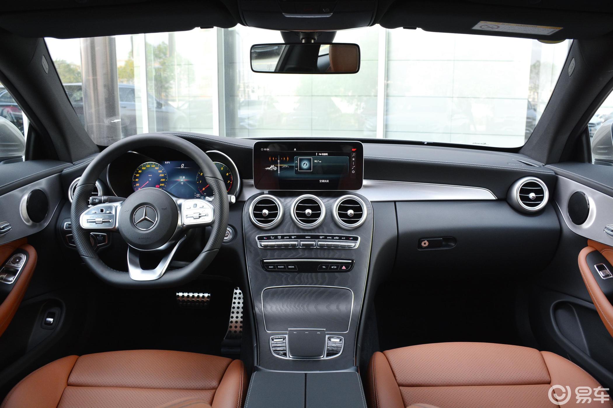 【奔驰c级(进口)2020款c 200 轿跑车内饰全景正拍汽车图片-汽车图片