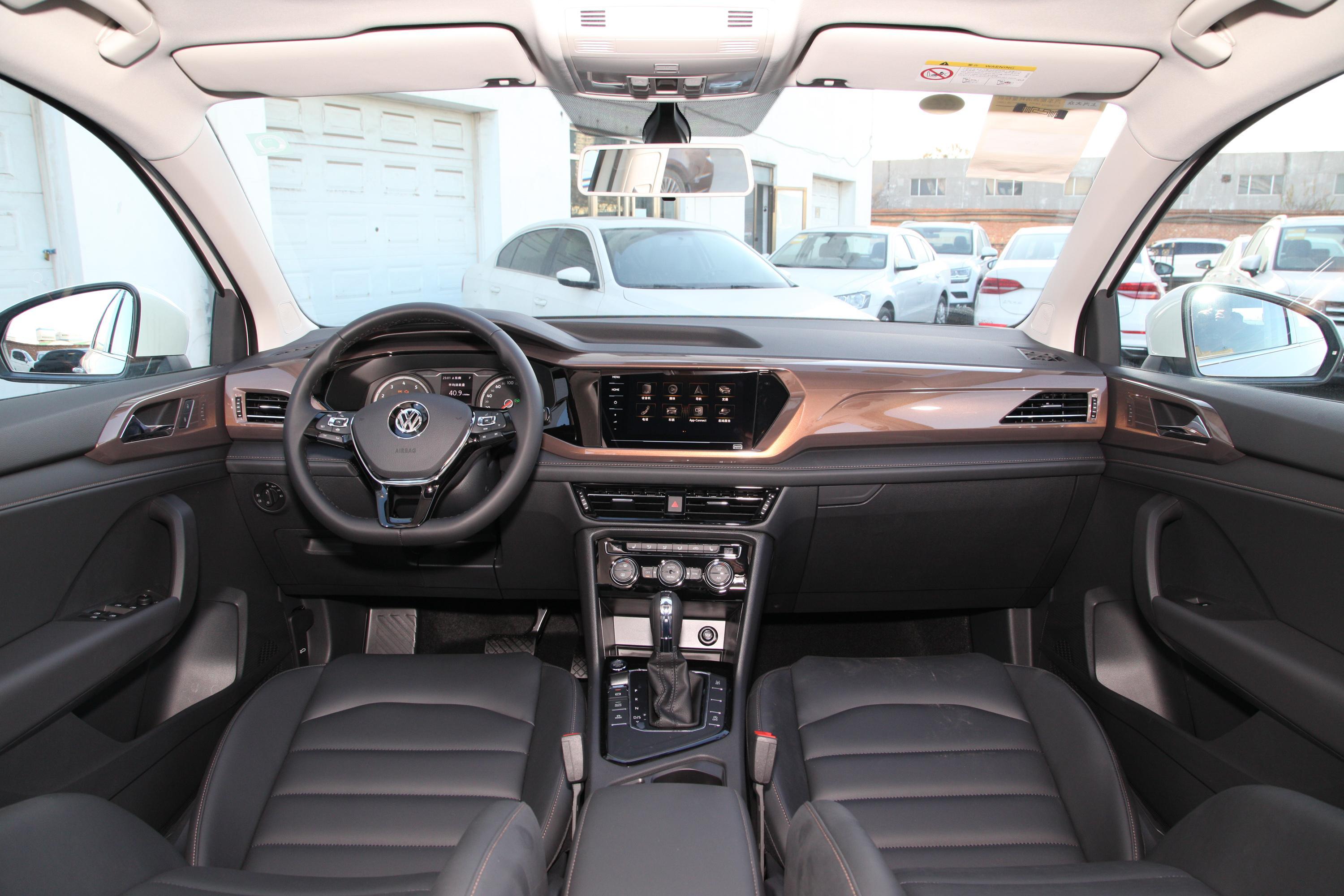 2019款 朗逸 启航 1.5l 手动风尚版 国vi内饰