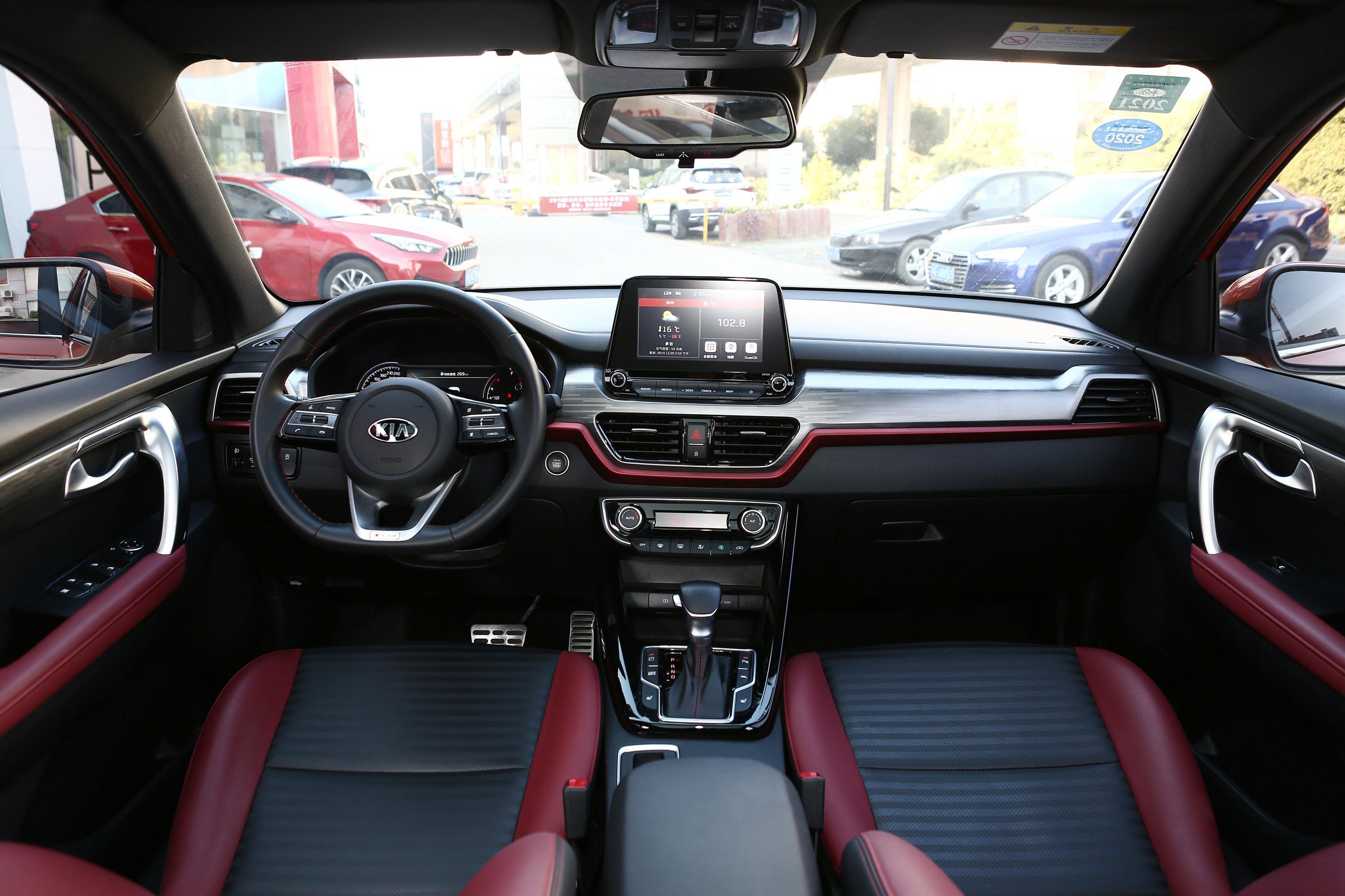 2021款 起亚k3 1.5l cvt 青春版内饰