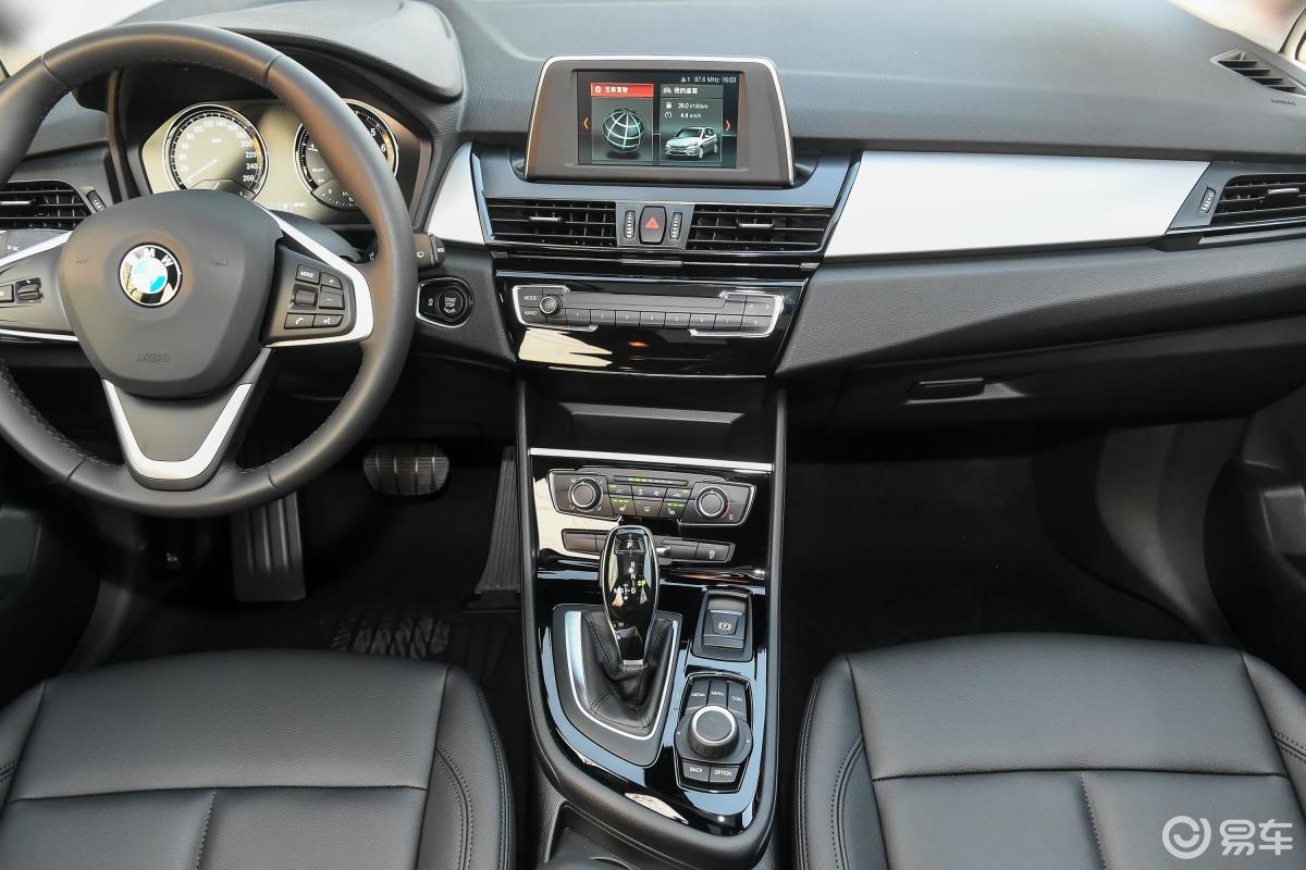【宝马2系多功能旅行车2018款220i 领先版中控台整体汽车图片-汽车