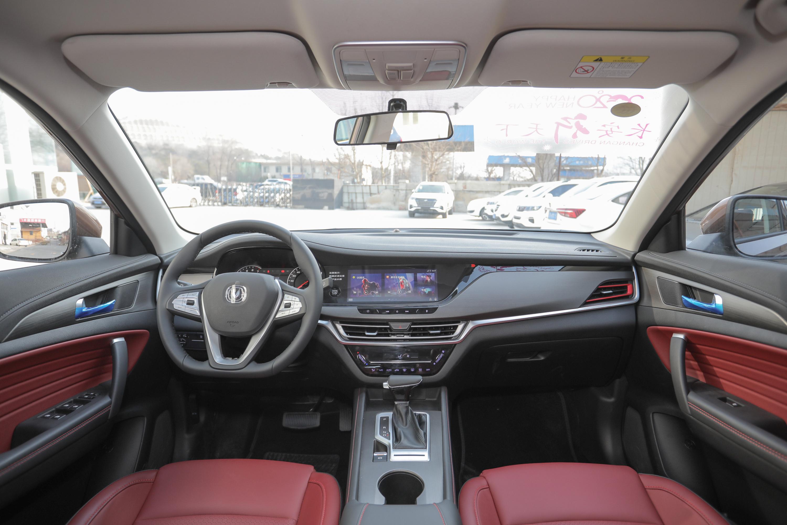 2019款 长安cs35 plus 1.4t 双离合 畅联蓝鲸版 国vi内饰