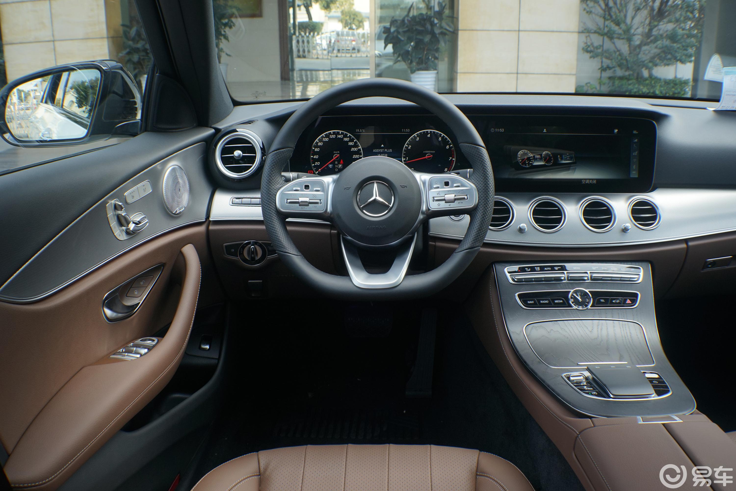 【奔驰e级(进口)2020款e 300 运动版驾驶位区域汽车图片-汽车图片大全