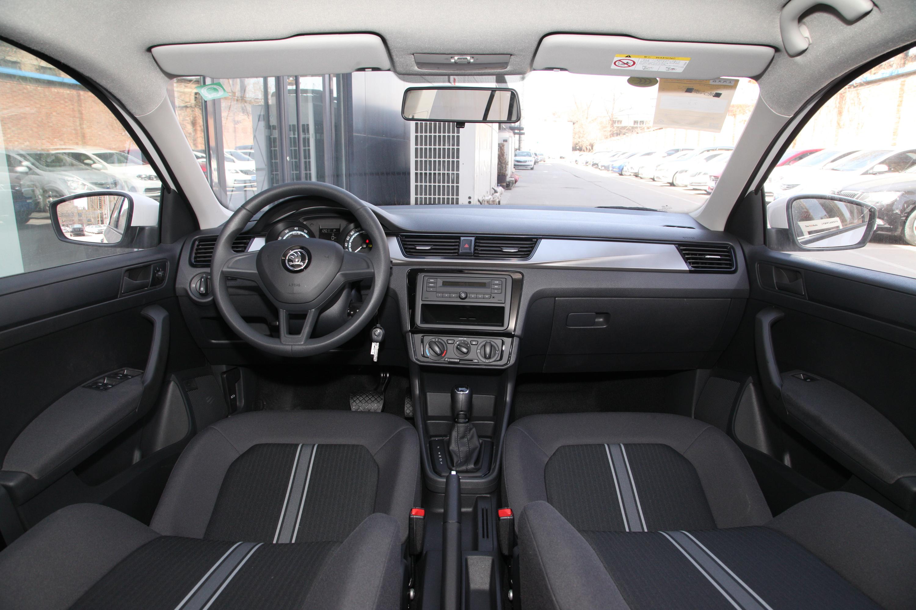 2020款 昕动 1.5l 自动 标准版内饰