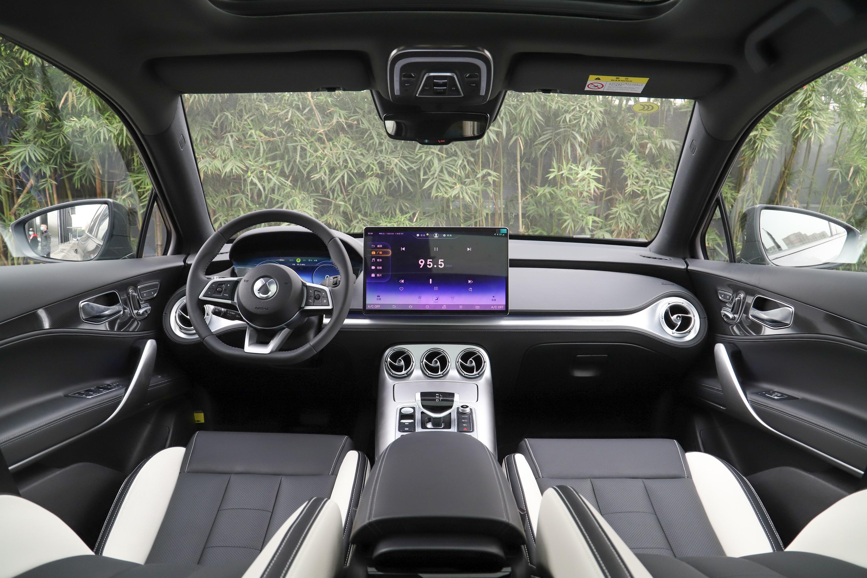 2020款 腾势x 插电混动 运动版内饰