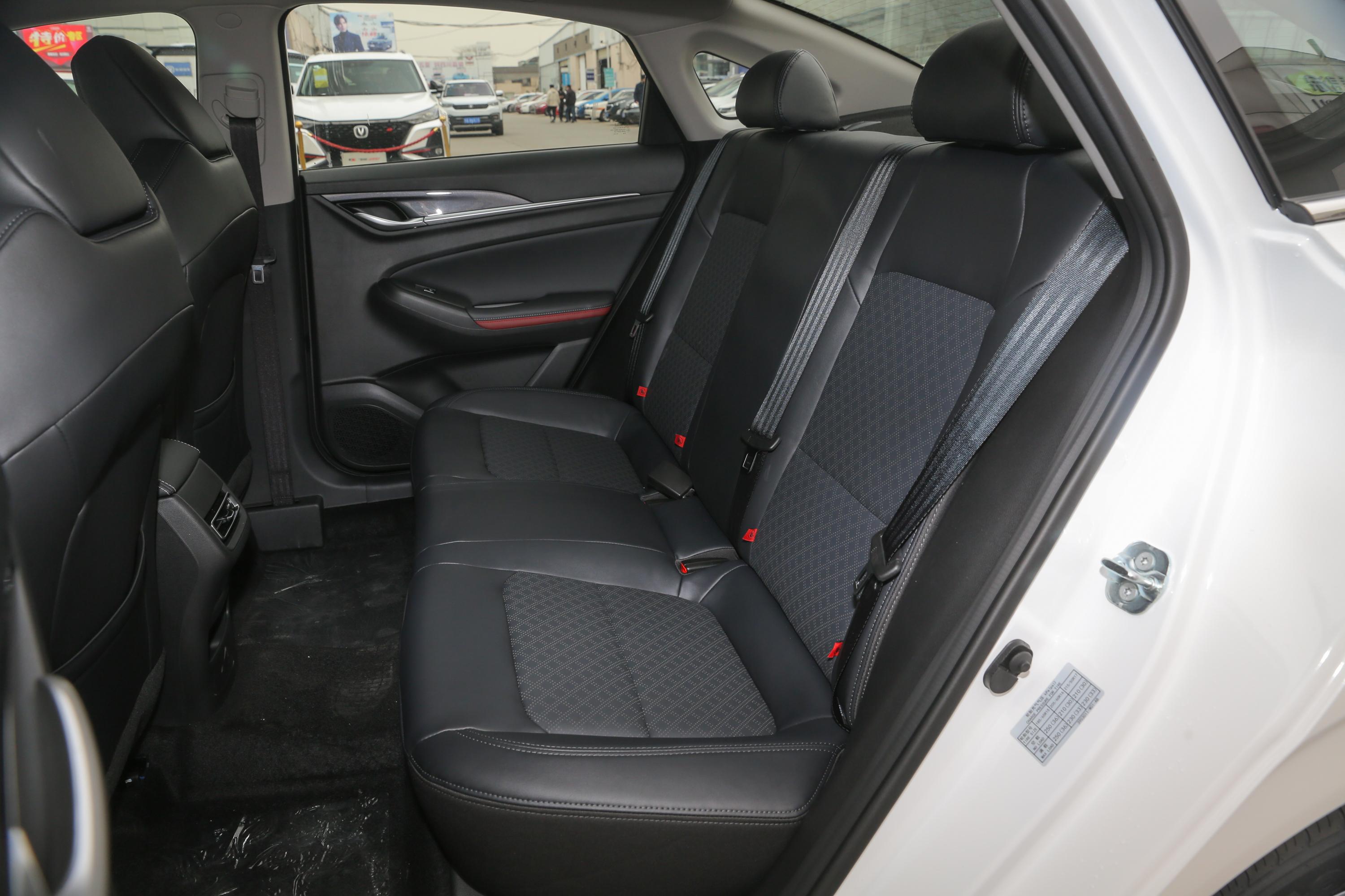 2020款逸动plus蓝鲸ne14tgdi双离合尊贵型