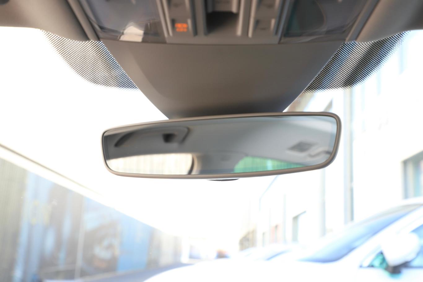 迈腾330tsi 尊贵型内后视镜