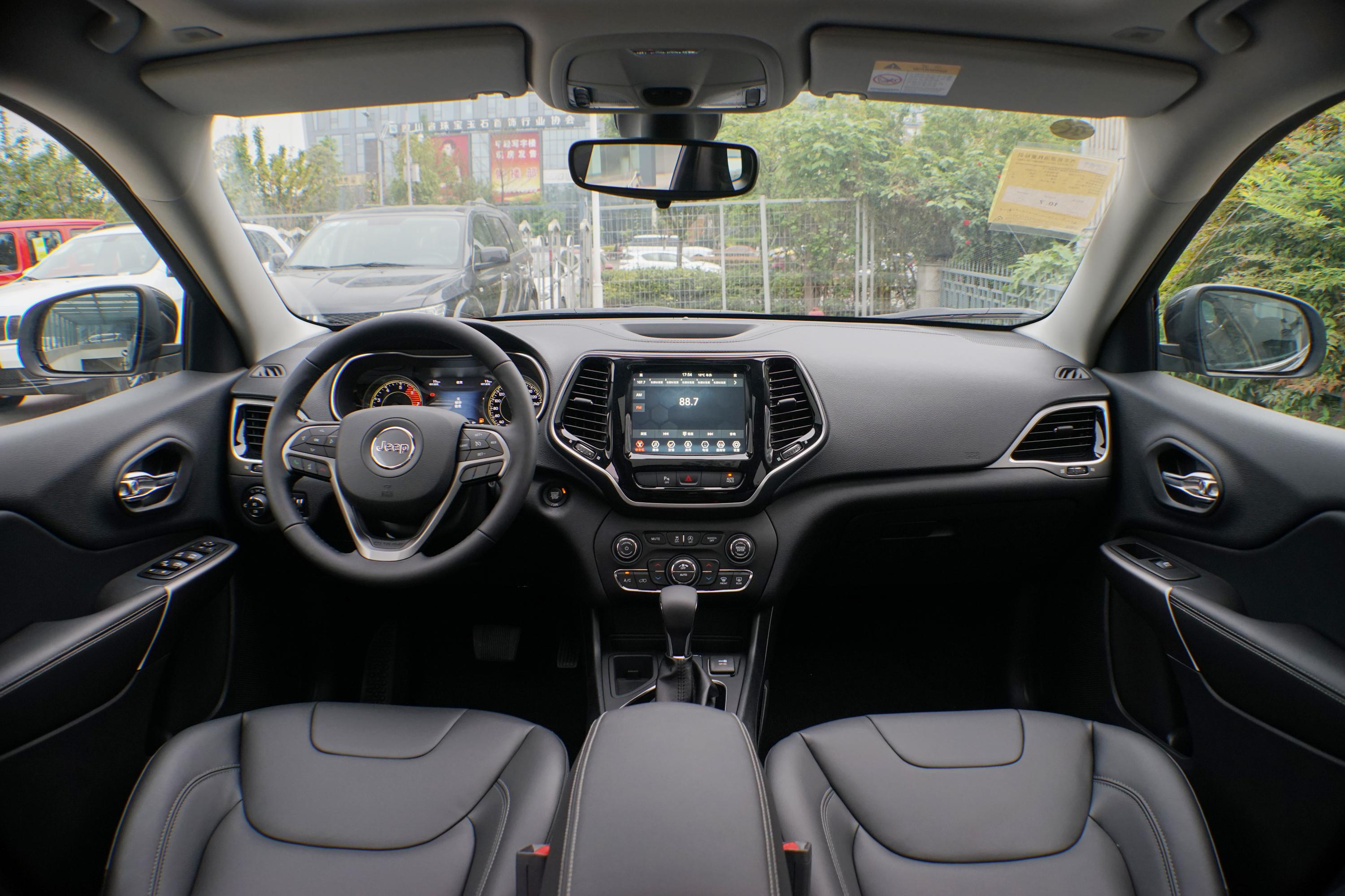 2020款 自由光 2.0t 两驱 领先版内饰