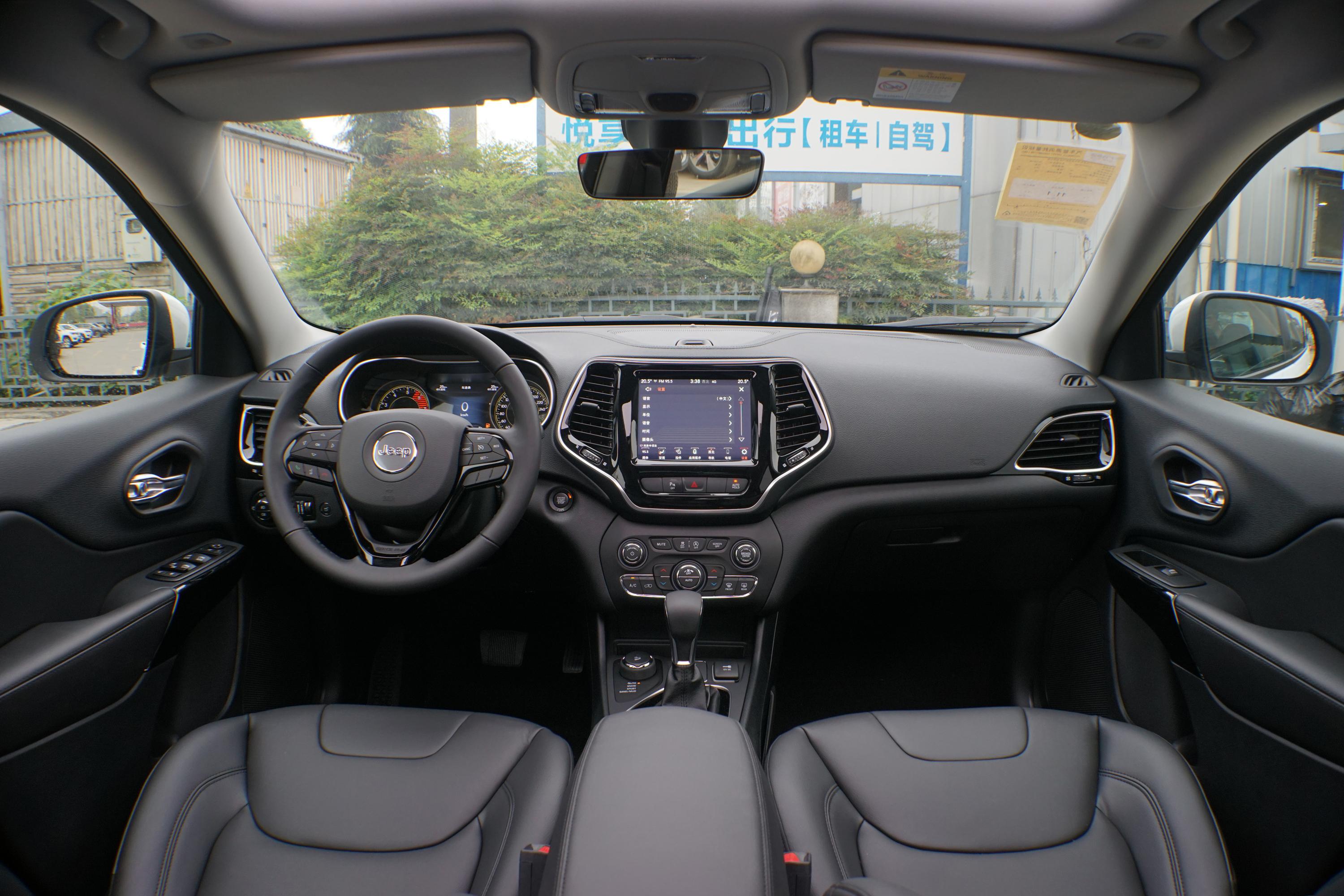 2020款自由光20t四驱夜鹰版