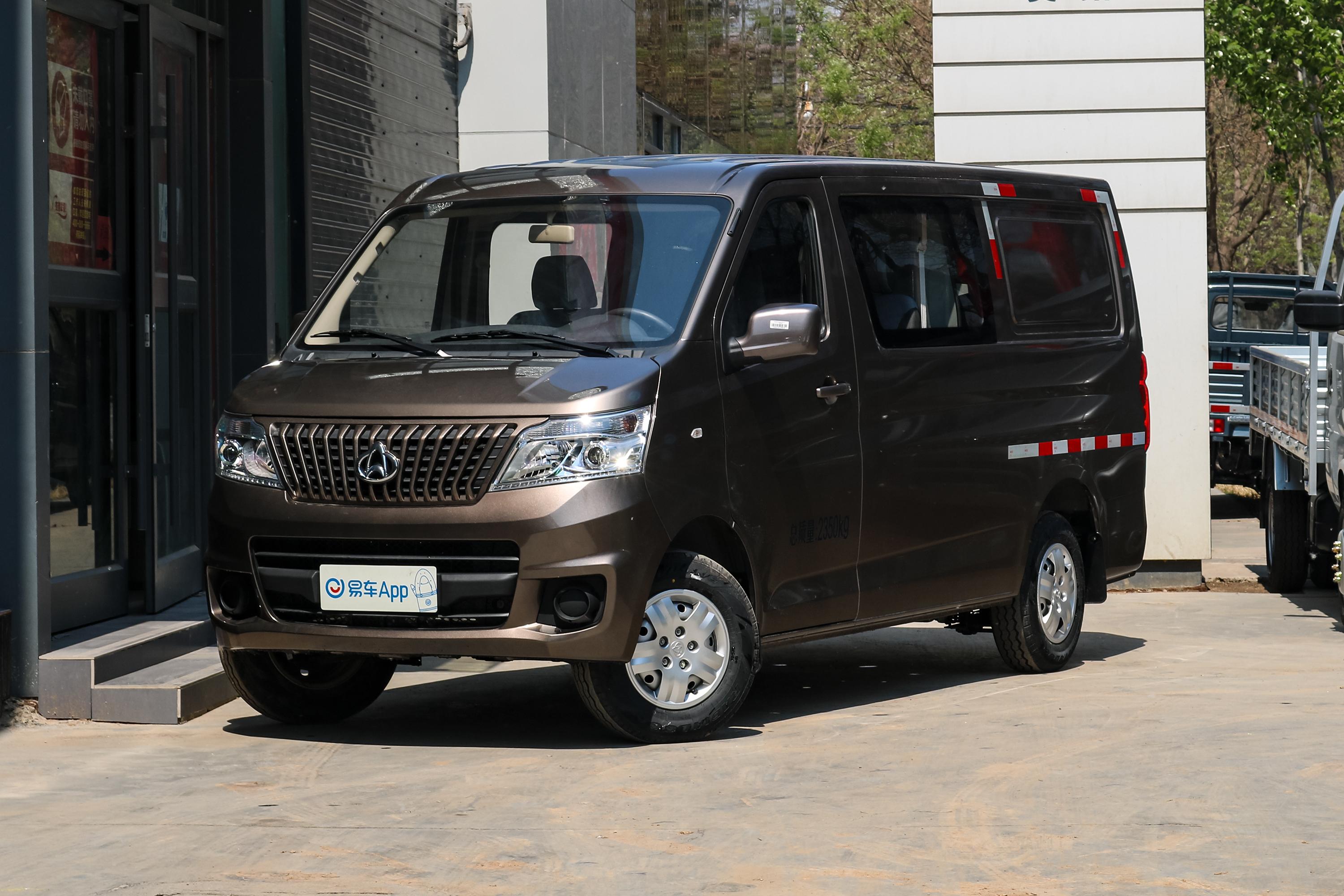 2019款 睿行m80 1.5l 手动 基本型 平顶背掀门 单蒸空调 4座 国vi外观