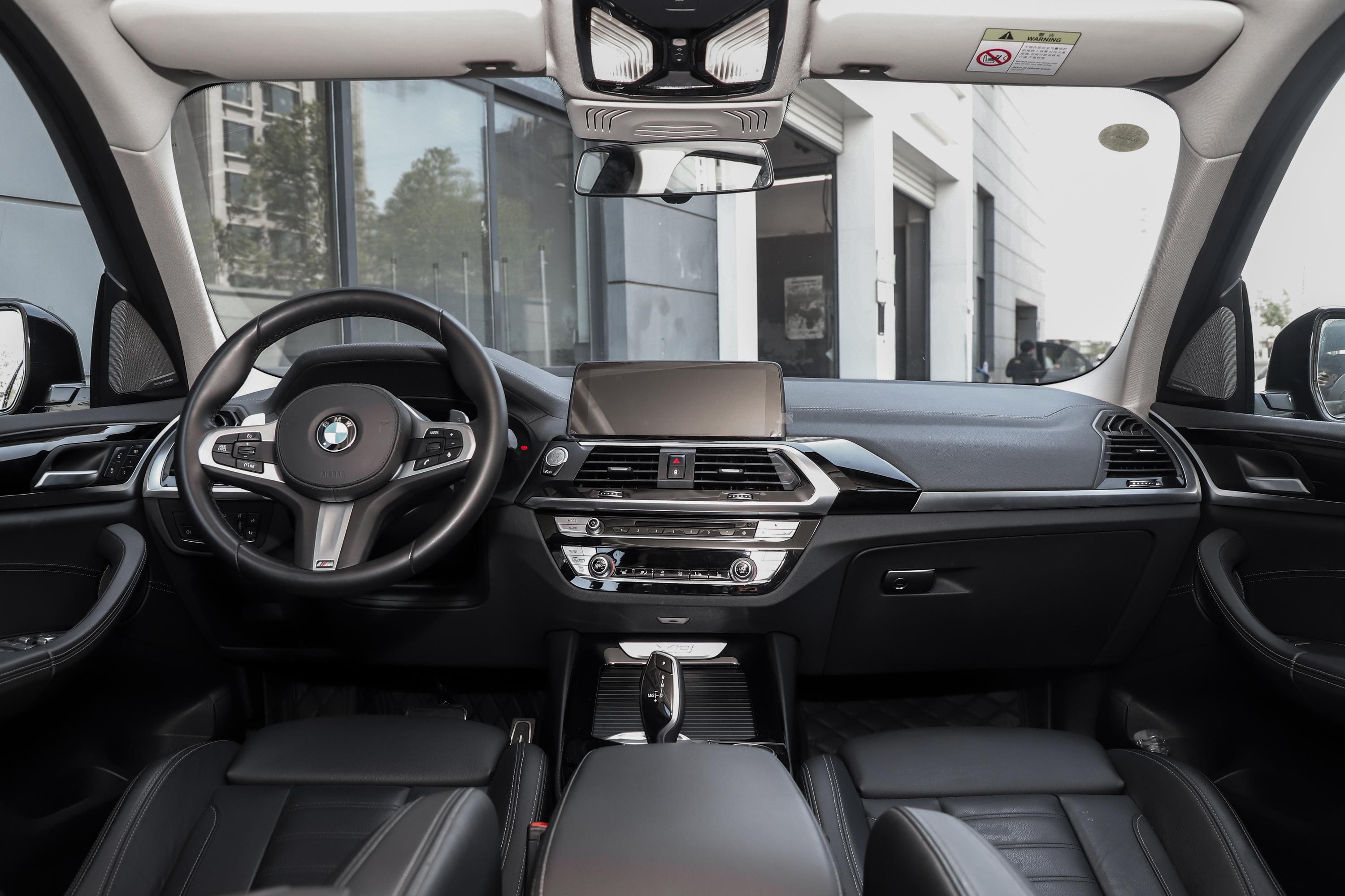 2020款 宝马x1 sdrive20li 时尚型内饰