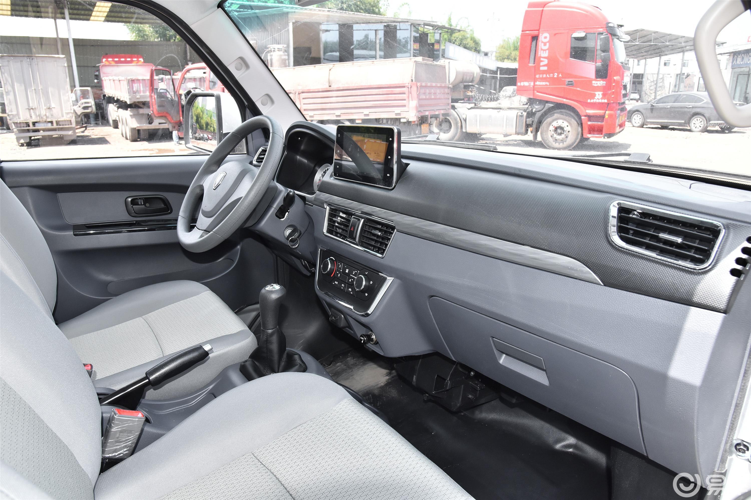 【金杯t502020款1.6l 手动 后排双轮创富版3.