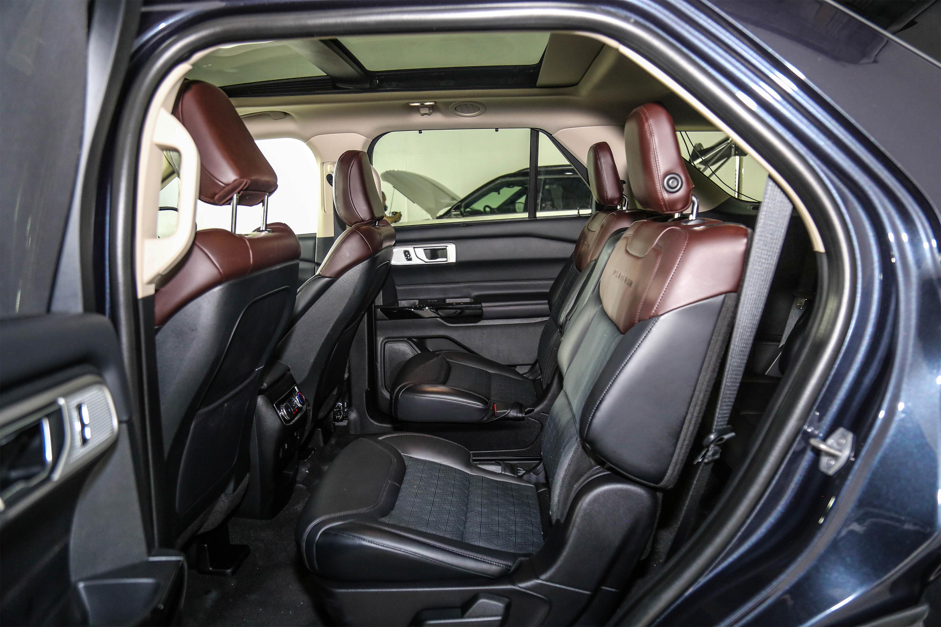 2020款 探险者 ecoboost 285 四驱 铂金版 6座空间