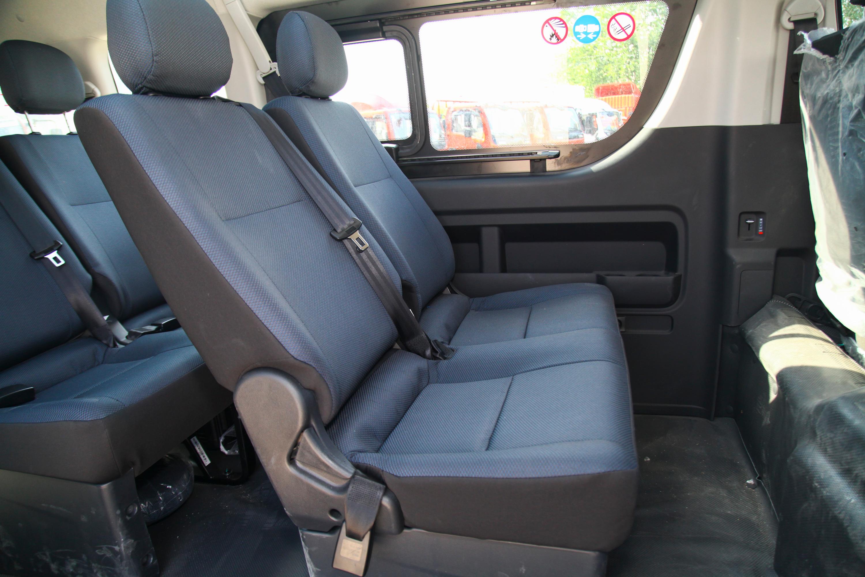 2020款风景g9客车24l手动长轴高顶商运版14座汽油国vi