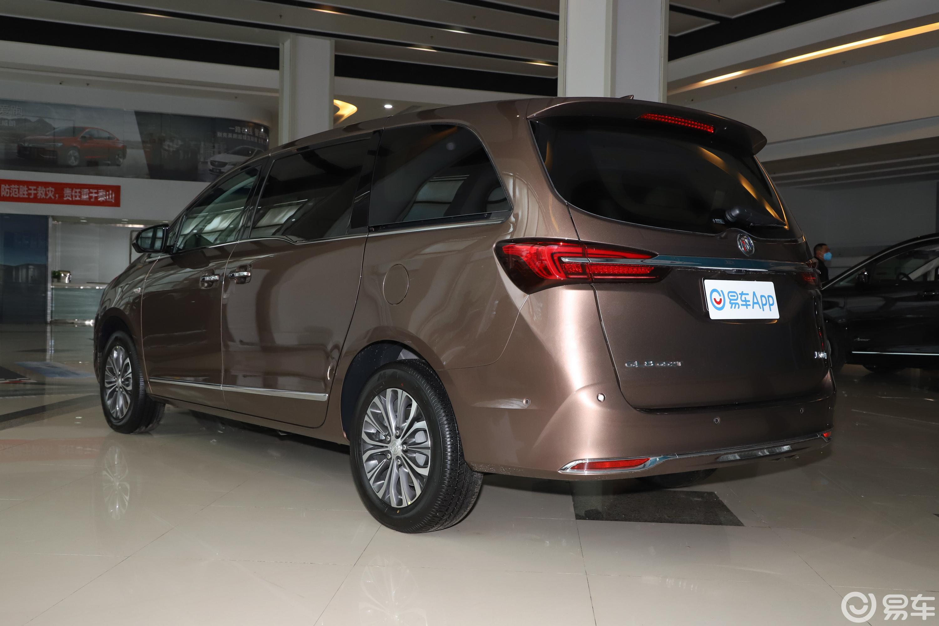 【别克gl82020款陆上公务舱 652t 豪华型侧后45度车头向左水平汽车