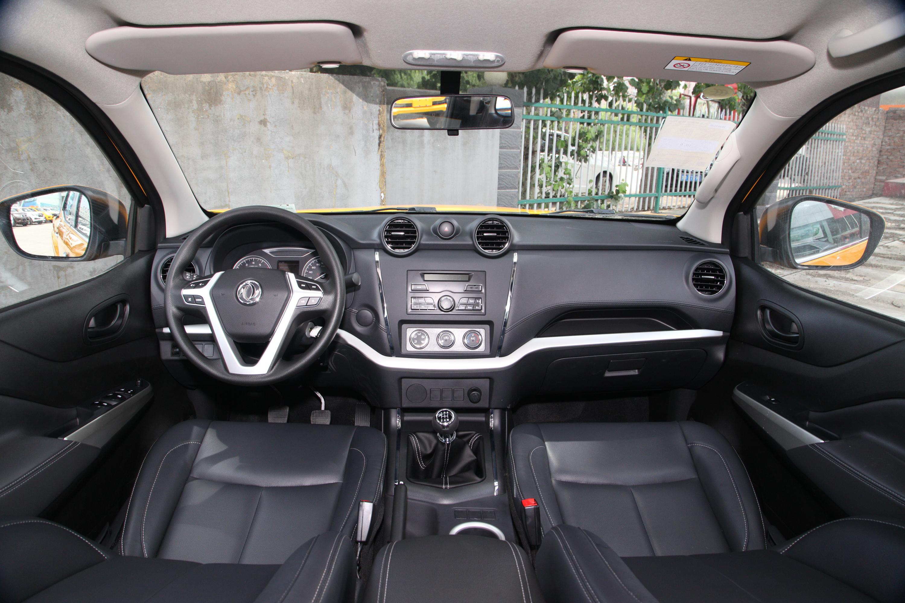 2020款 锐骐6 2.4l 手动 两驱 标准版 汽油 国vi内饰