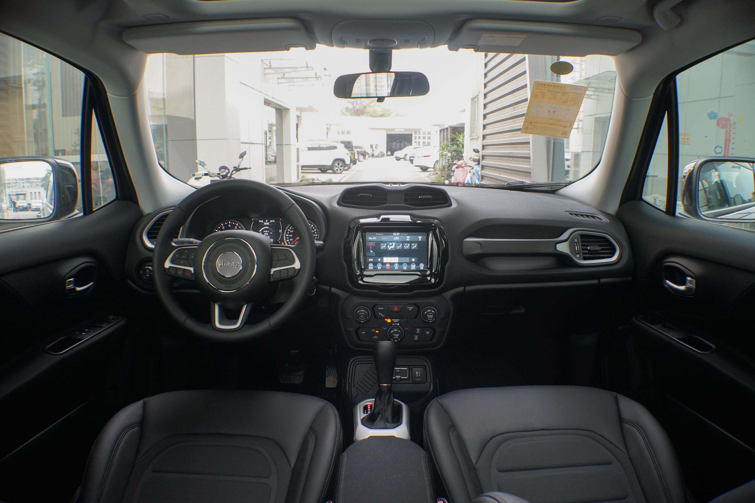 2019款自由侠220t双离合两驱领先版