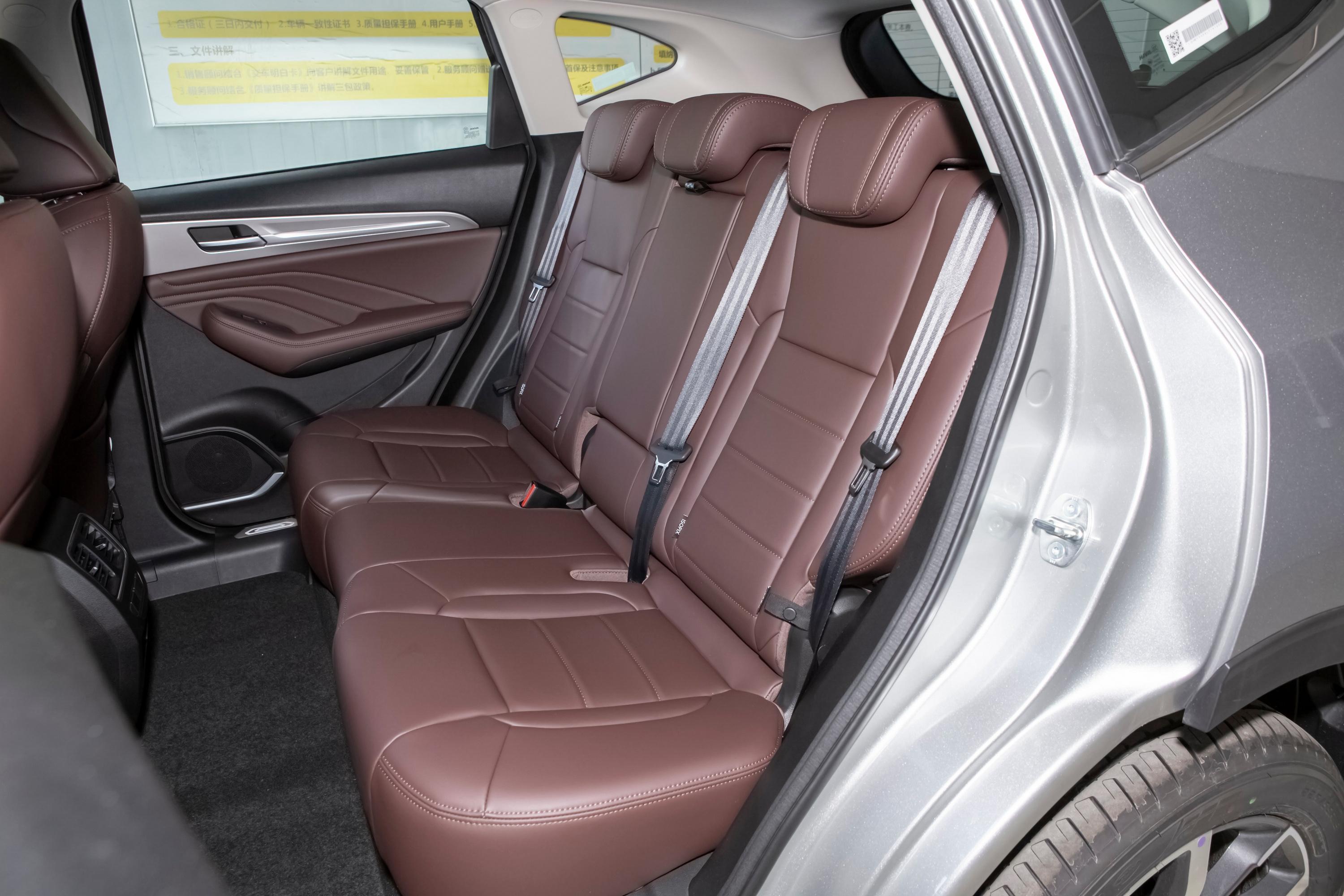 2020款 哈弗f7 1.5t 双离合 两驱 i型空间