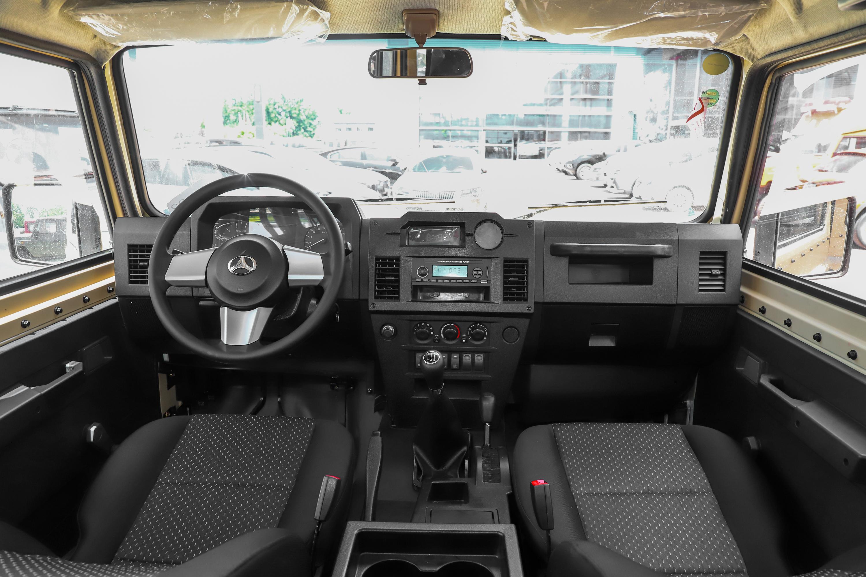 2020款 bj212 1.5t 方门 硬顶 汽油 国vi内饰