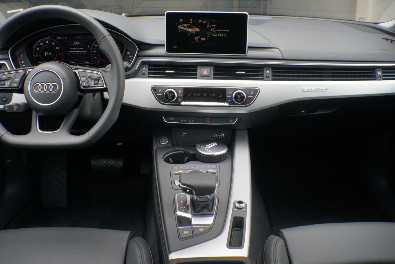 奥迪a5sportback 45 tfsi quattro 运动版 国vi中控台整体