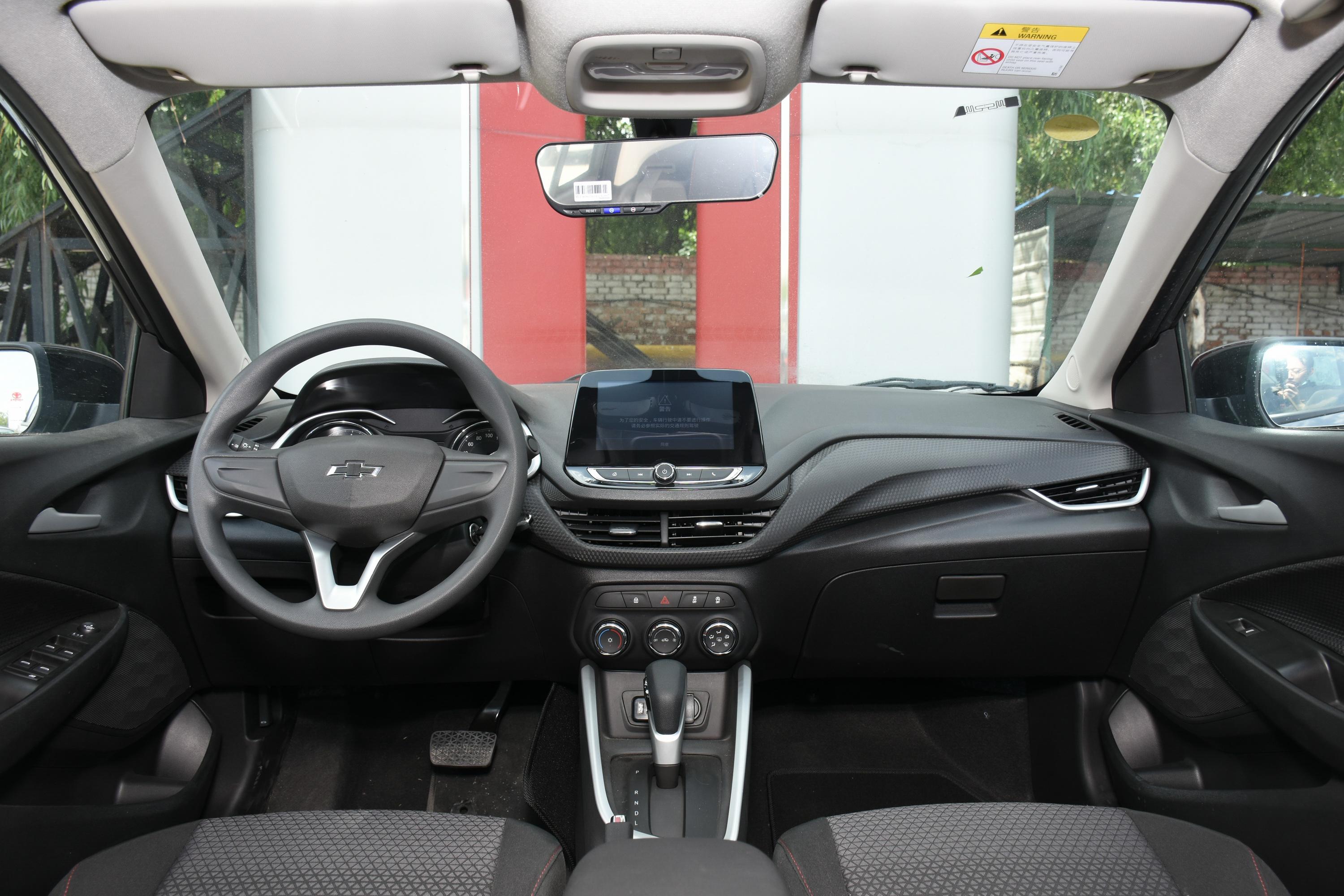 2019款 创酷 redline 325t 手自一体 趣版内饰