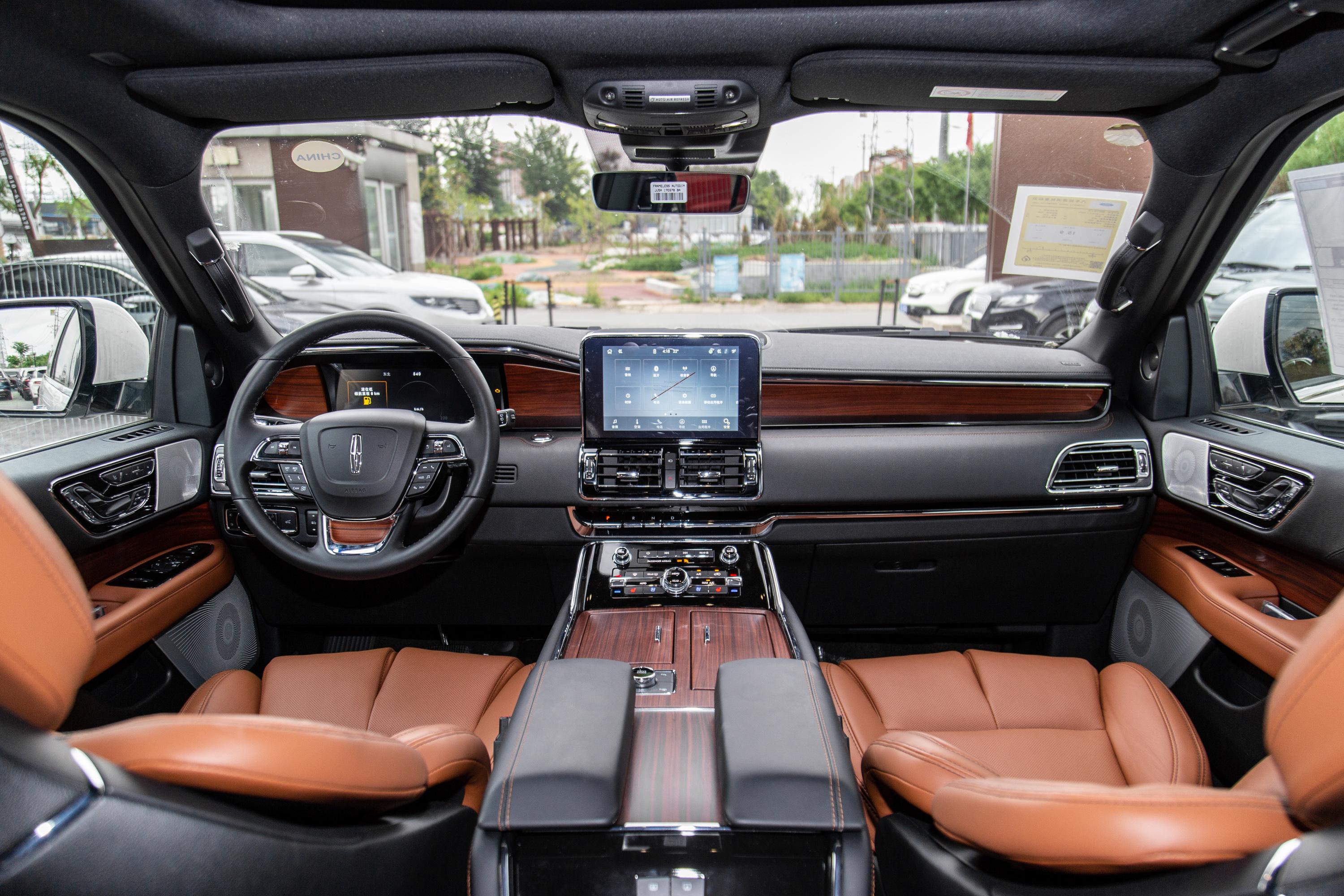 2020款 领航员 3.5t mono限量尊耀版 mono white内饰