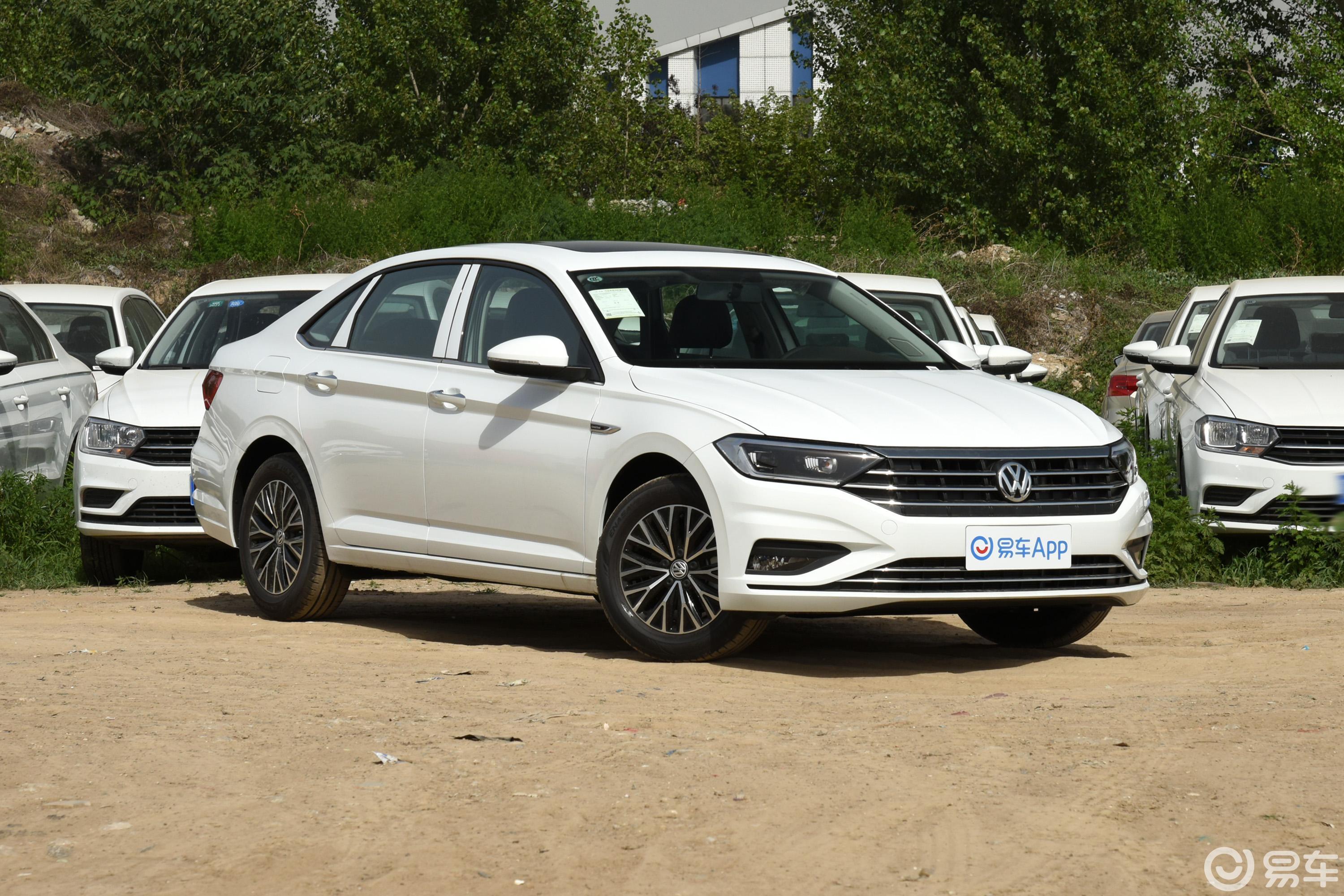 【速腾2020款200tsi 双离合 舒适型 国vi侧前45度车头向右水平汽车