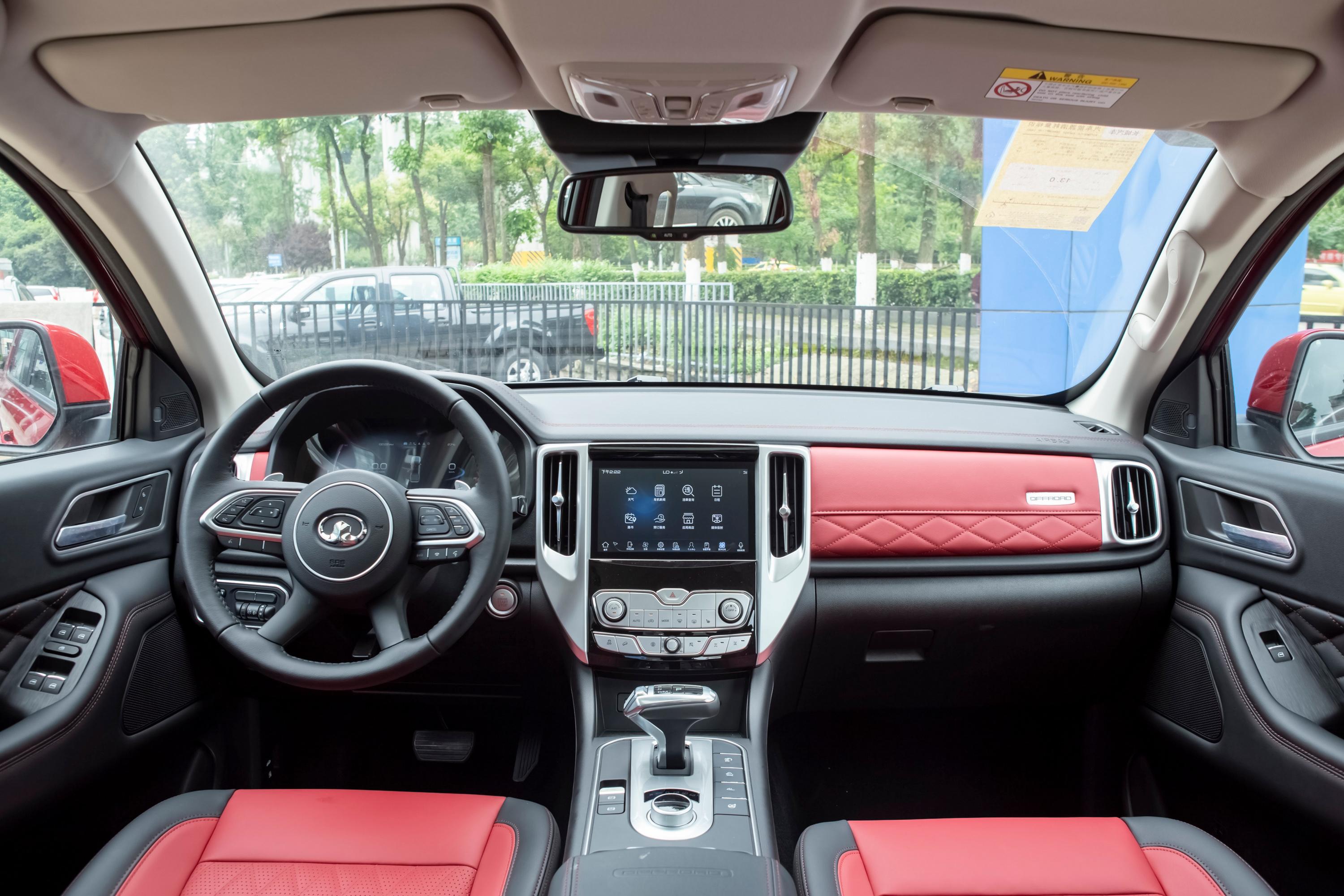 2020款 炮 越野版 2.0t 自动四驱小双高阶版 汽油内饰