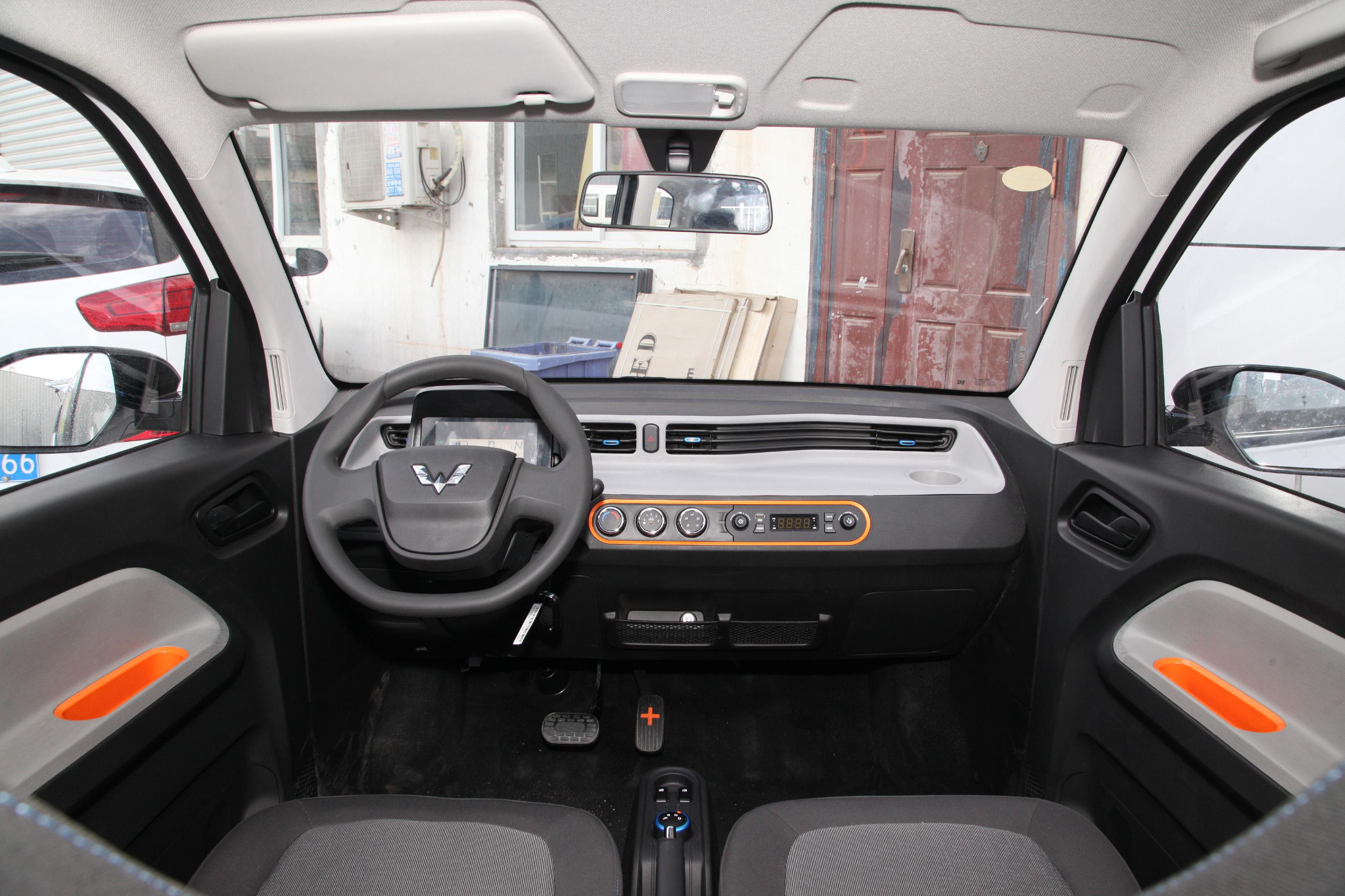 2020款 宏光miniev 轻松款 磷酸铁锂内饰