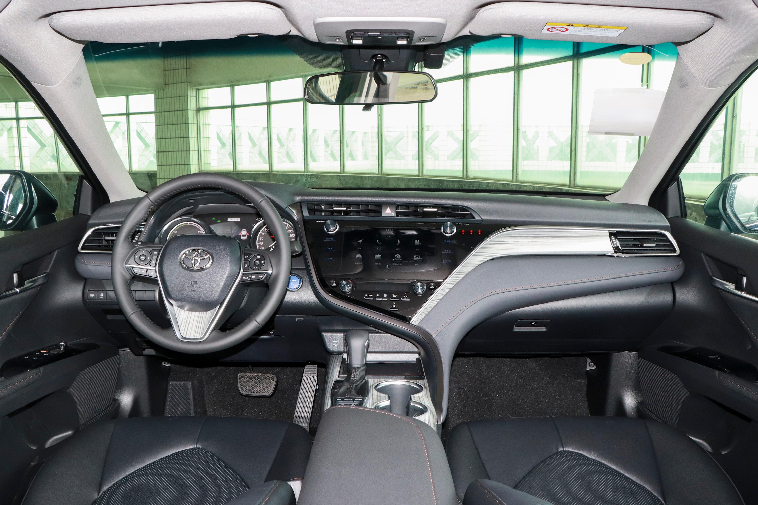 2019款 凯美瑞 改款 双擎 2.5hg 豪华版内饰