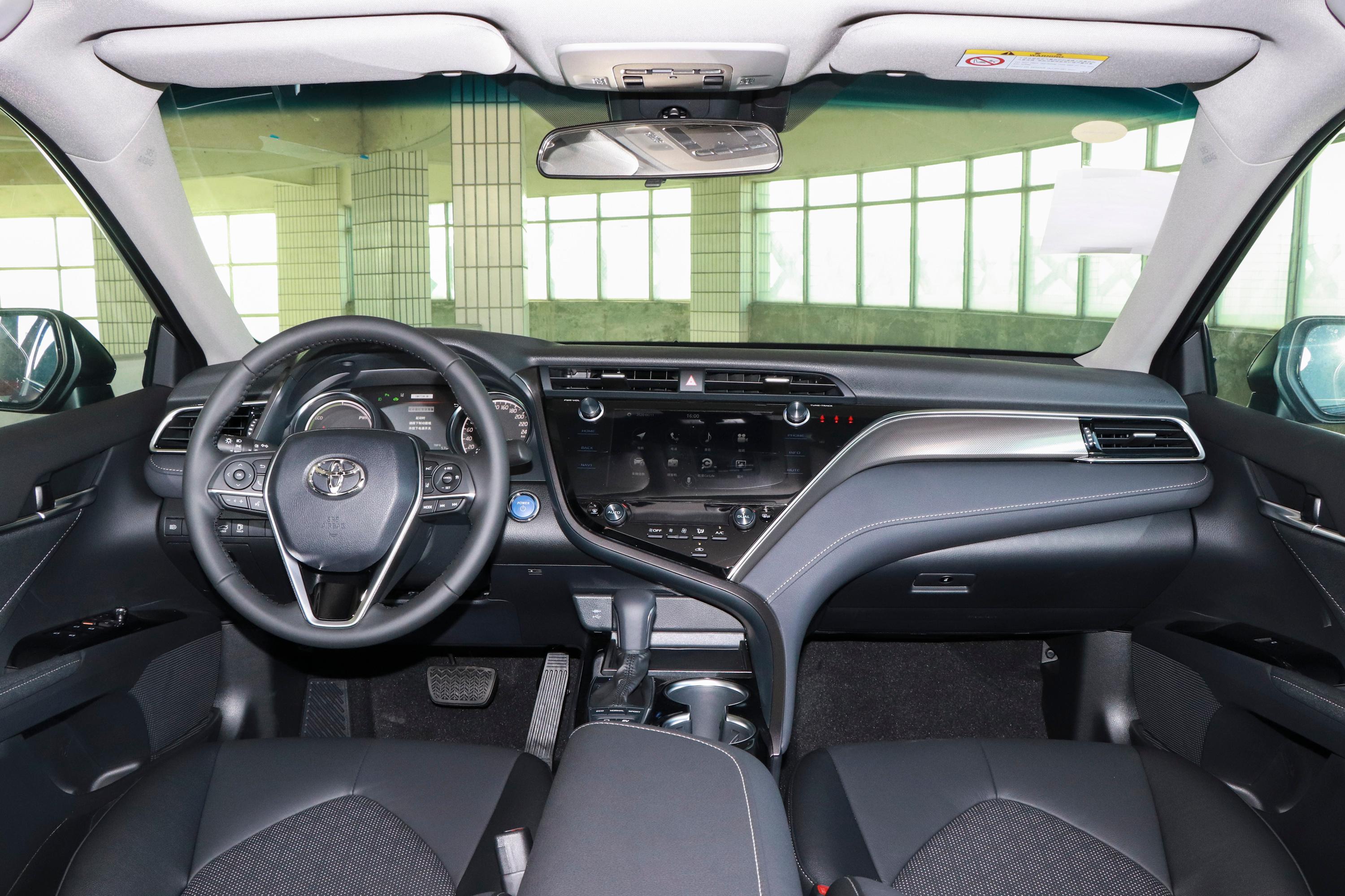 2019款 凯美瑞 改款 双擎 2.5hs 锋尚版内饰