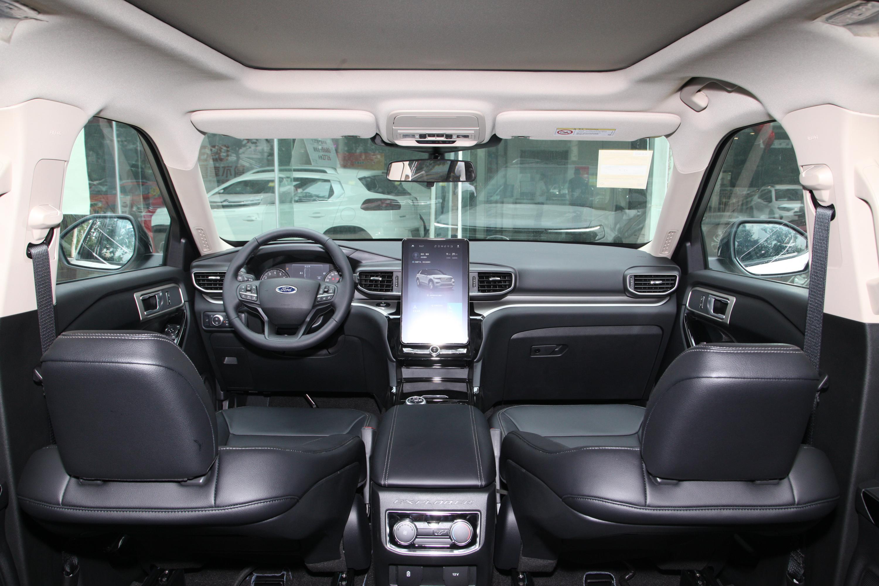 2020款 探险者 ecoboost 285 四驱 风尚版 6座内饰