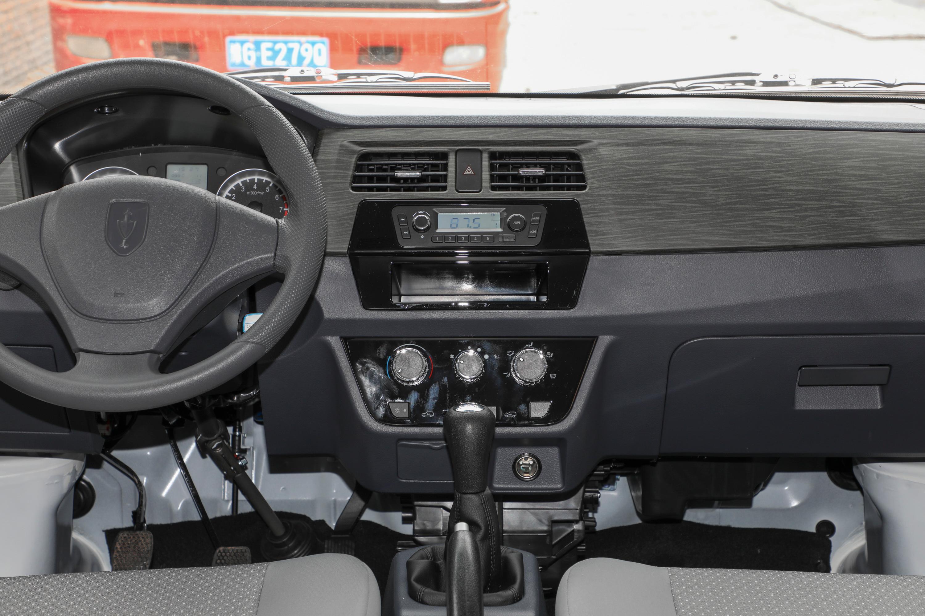 2020款 小海狮x30 客车 1.5l 手动 超享型 国vi内饰