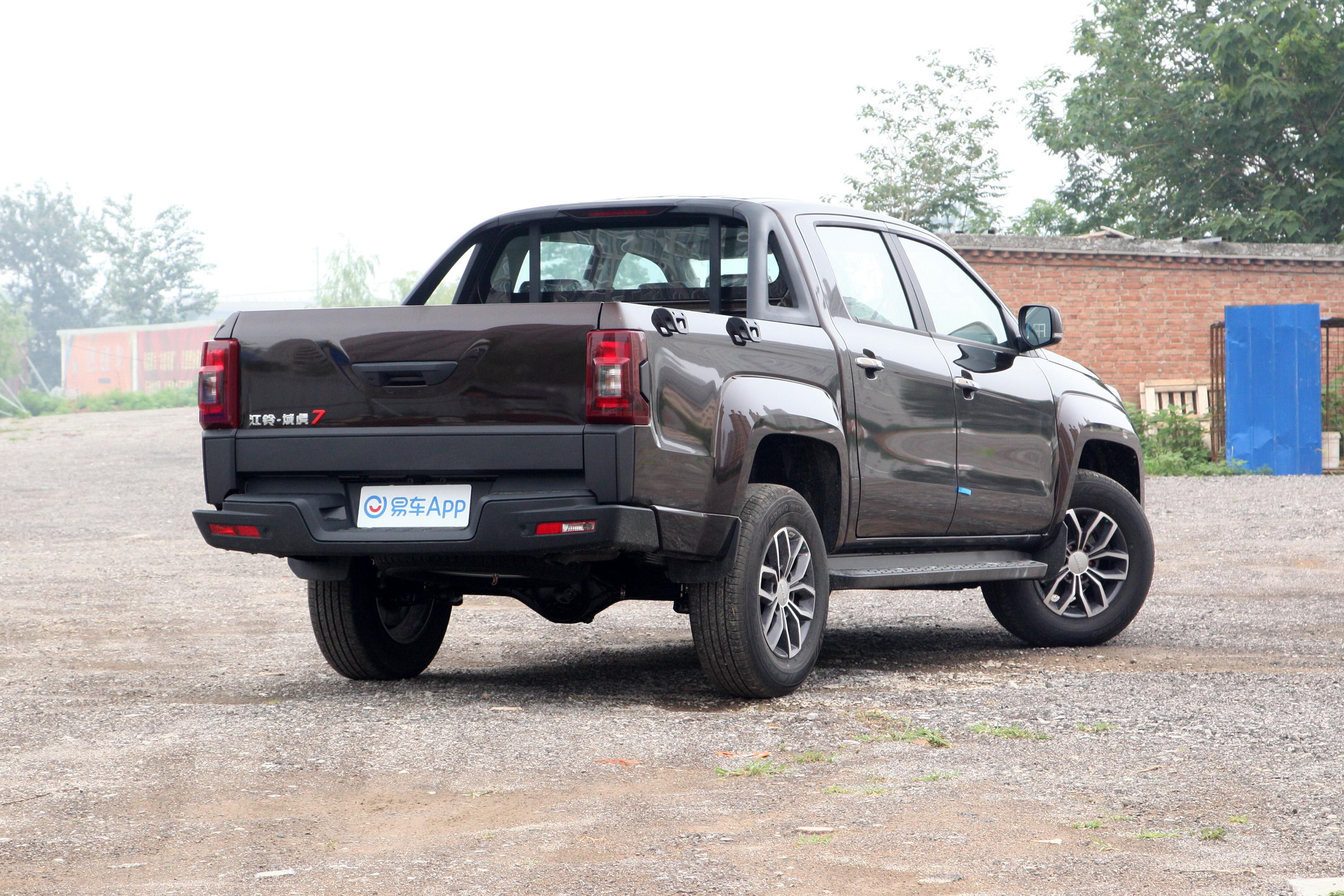 2020款域虎720t手动两驱短轴双排舒享版柴油国vi