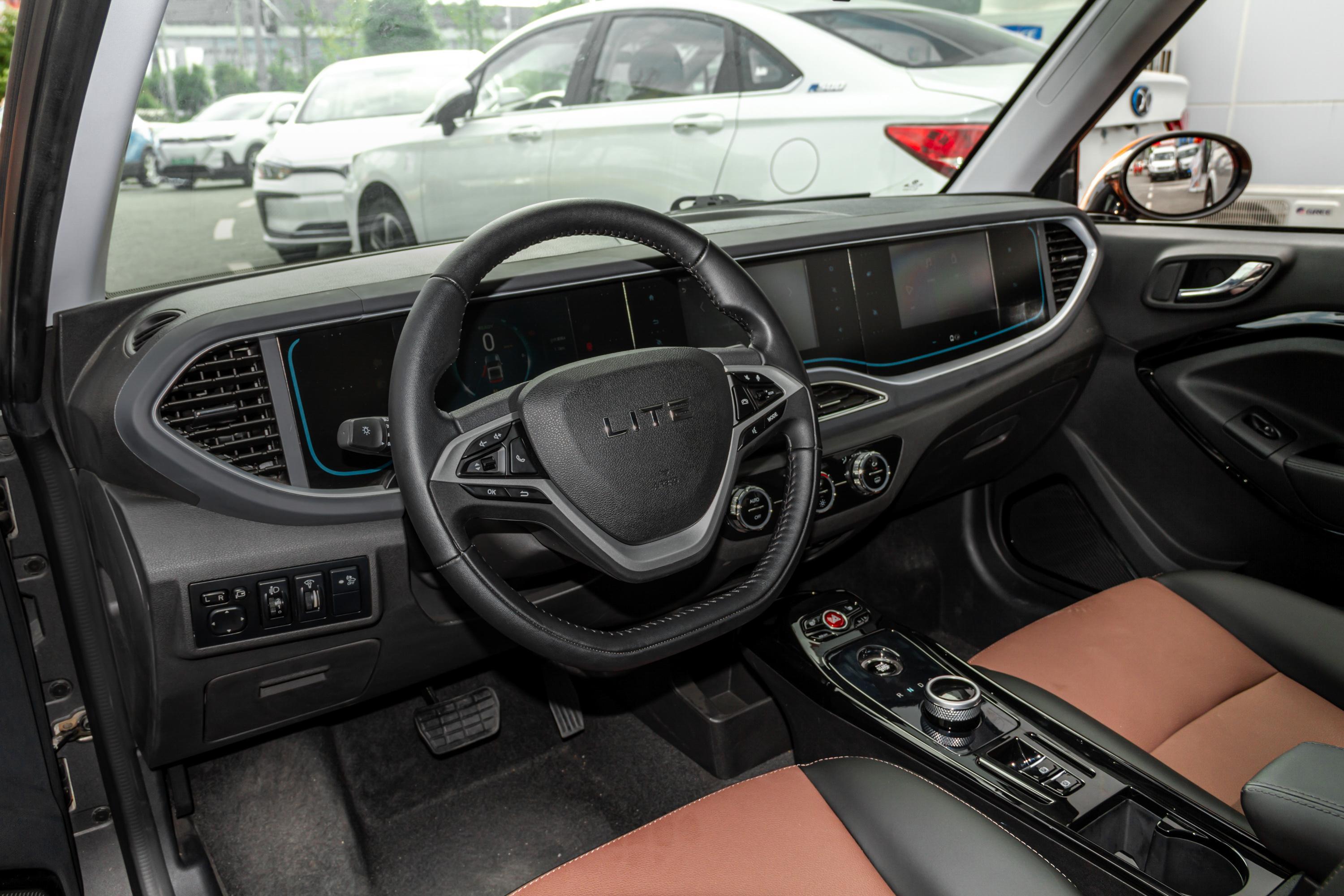 2019款 lite r300 原力版内饰