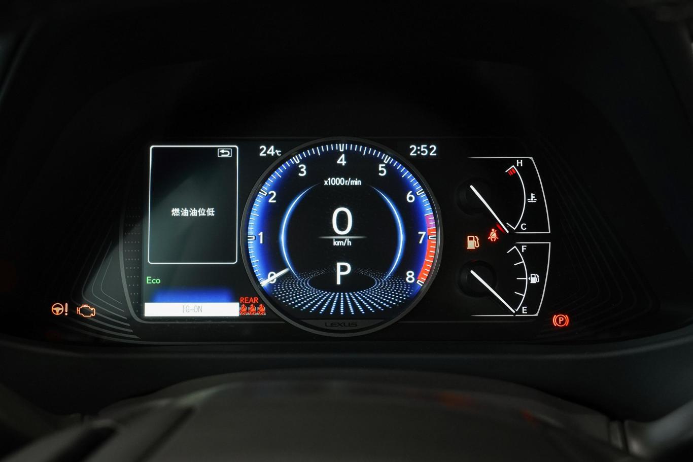 雷克萨斯ux200 特别版内饰