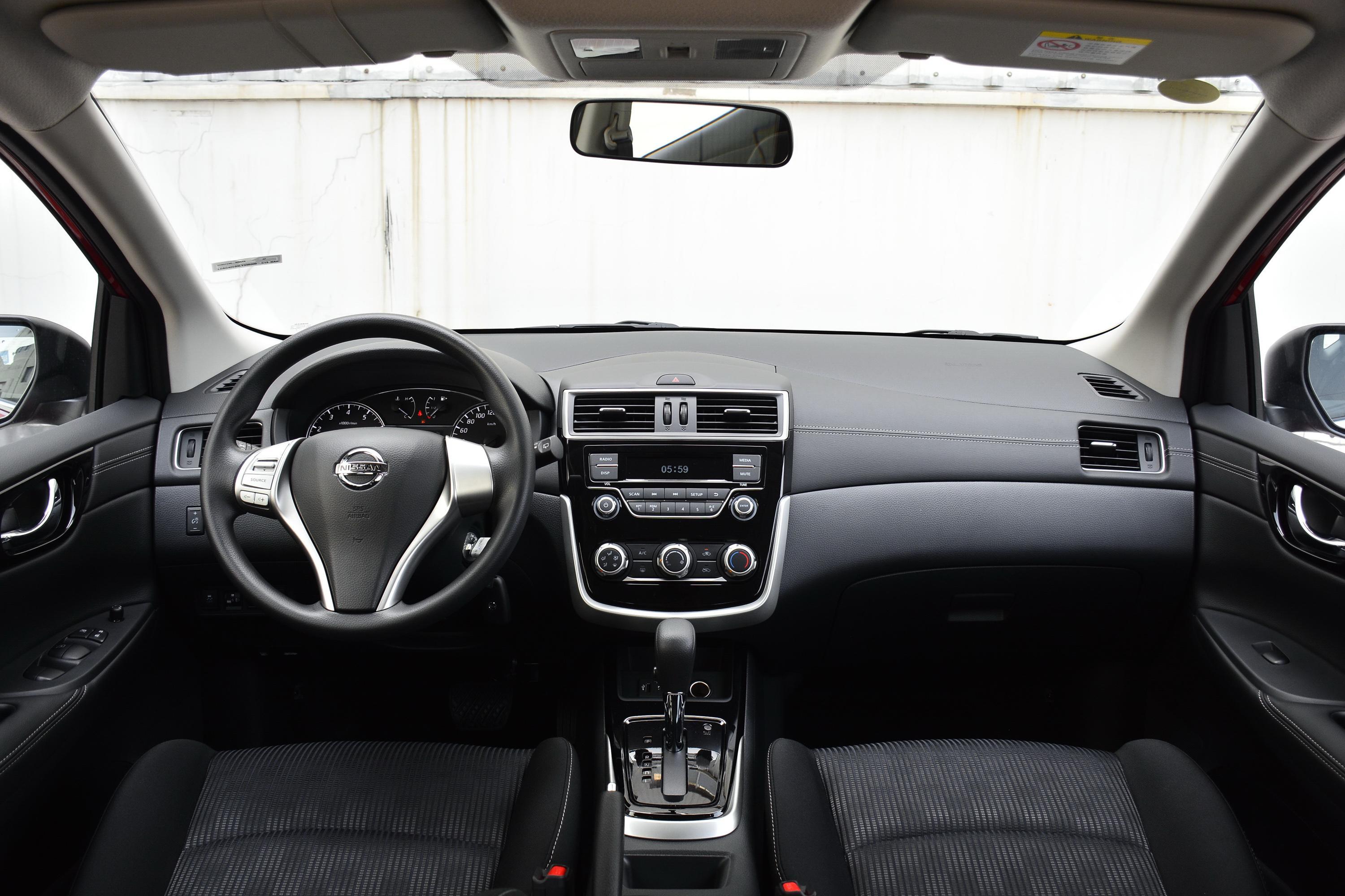 2021款 骐达 1.6l cvt 酷动版内饰