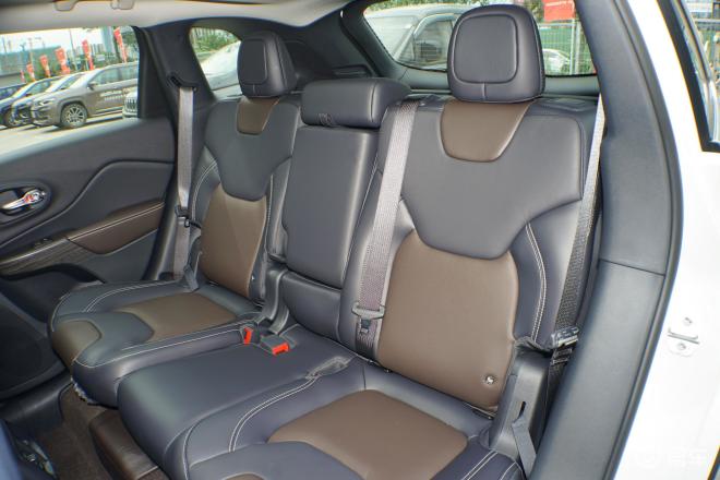 科技感十足还很实用 自由光优惠高达5万