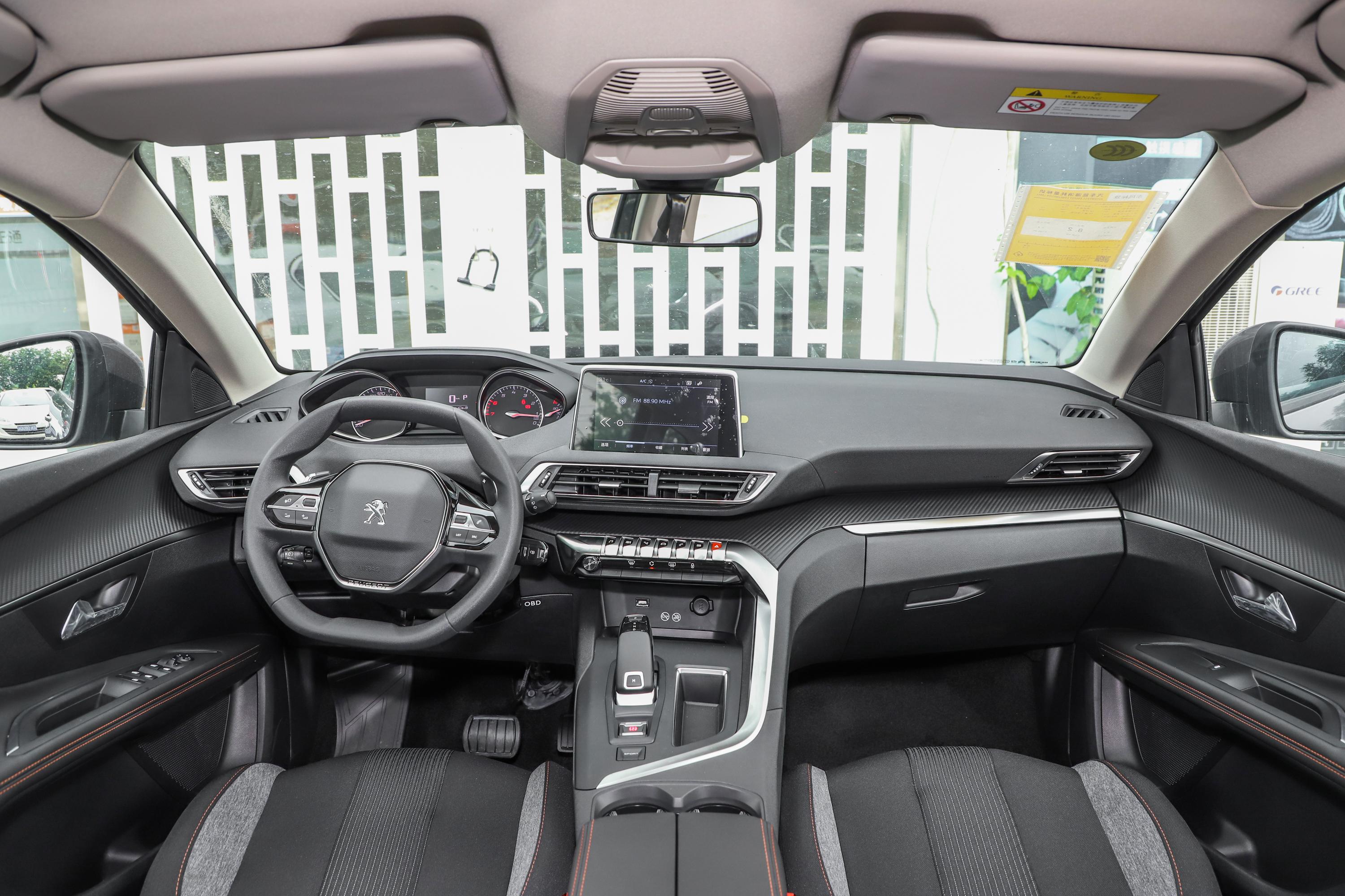 2019款 标致5008 改款 360thp 领先版 5座内饰