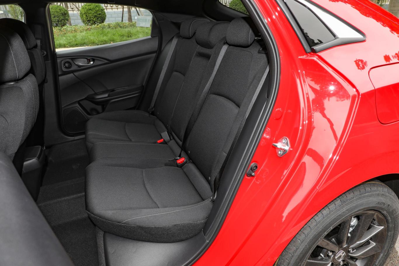 思域hatchback 220turbo cvt 新锐控后排座椅
