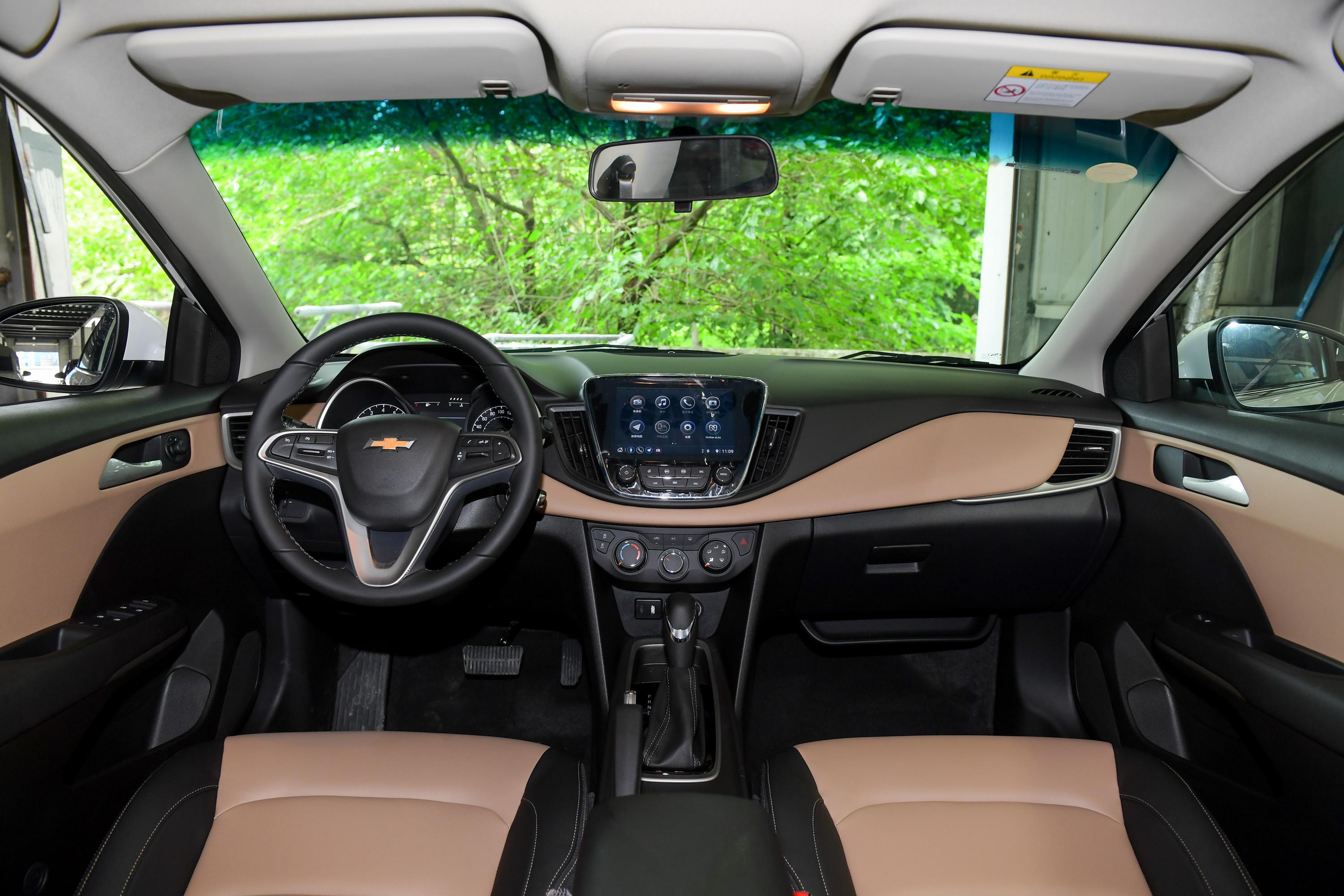 2020款 科鲁泽 320 手自一体 悦享版内饰