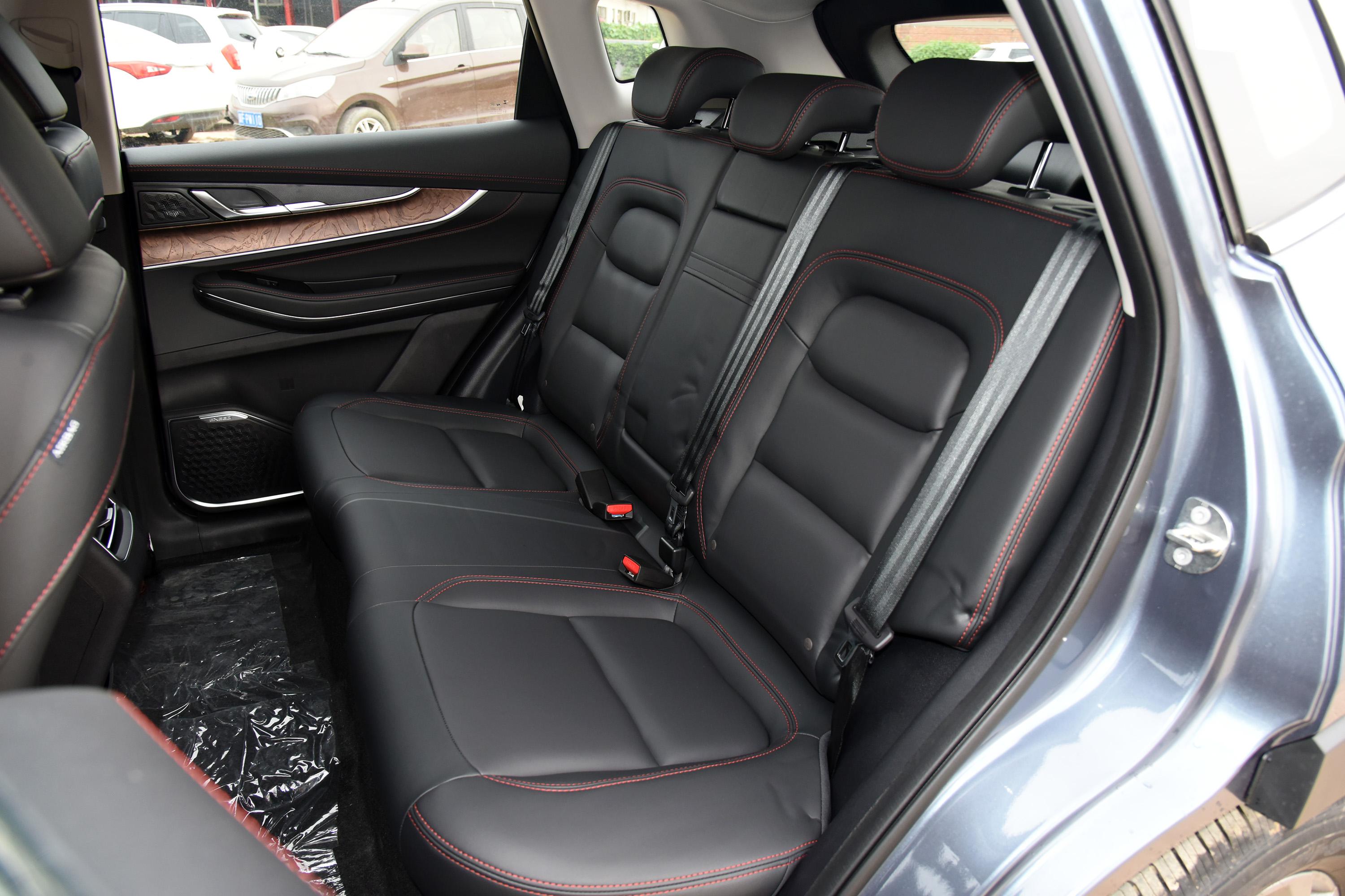 2019款 星途tx 1.6t 双离合 四驱 铂金版空间