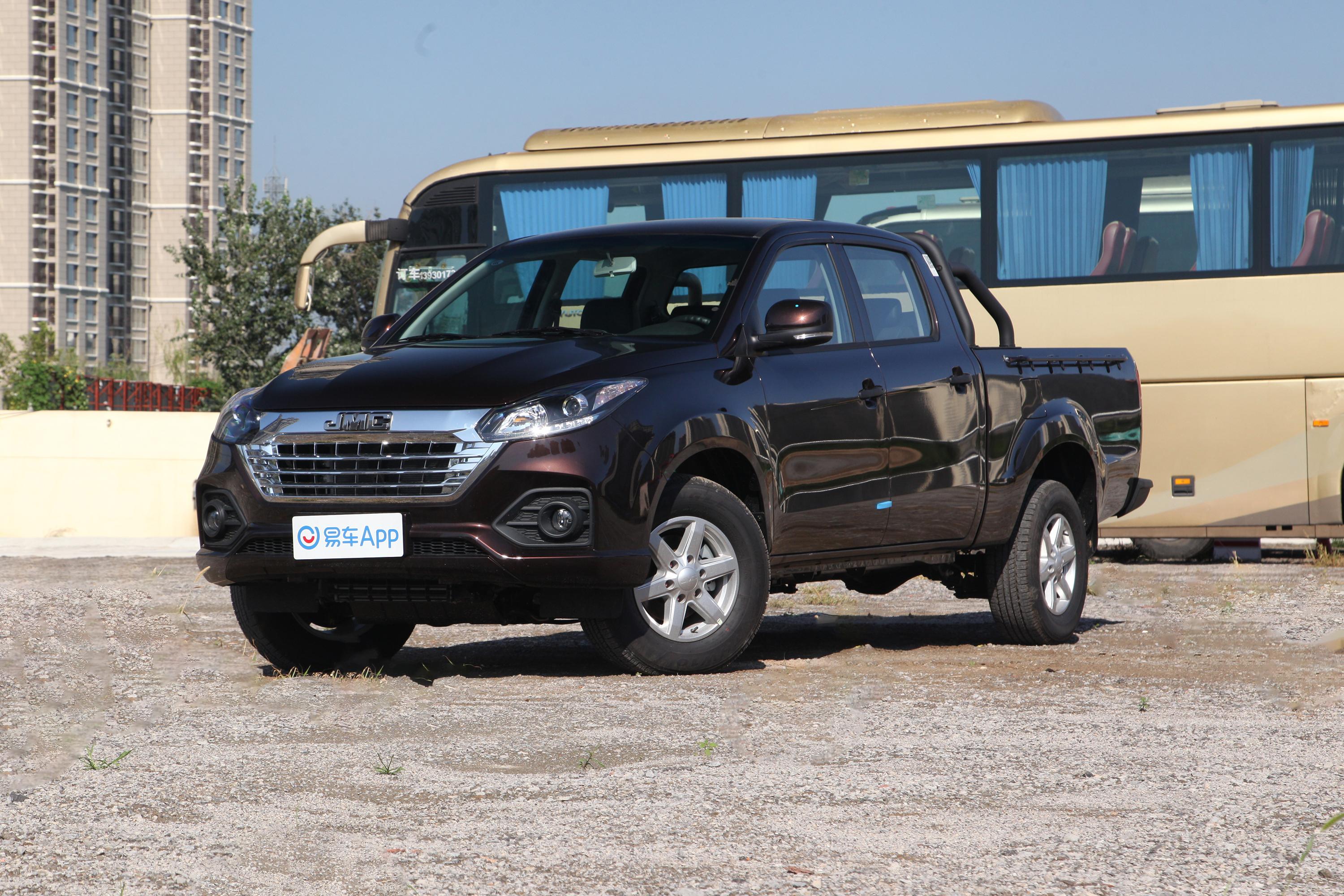 2020款宝典25t手动两驱长轴舒享版柴油