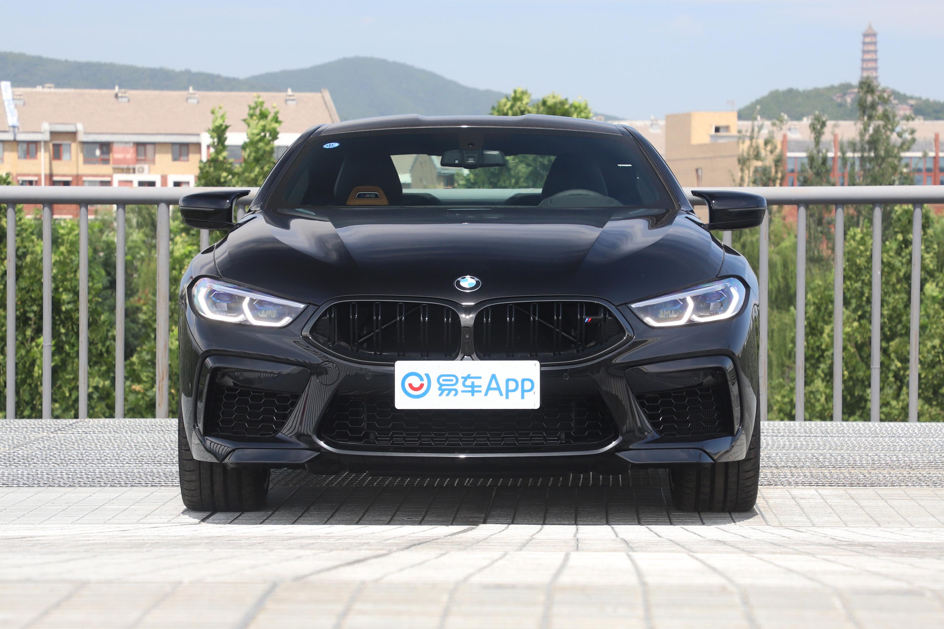2020款宝马m8m8四门轿跑车极光版