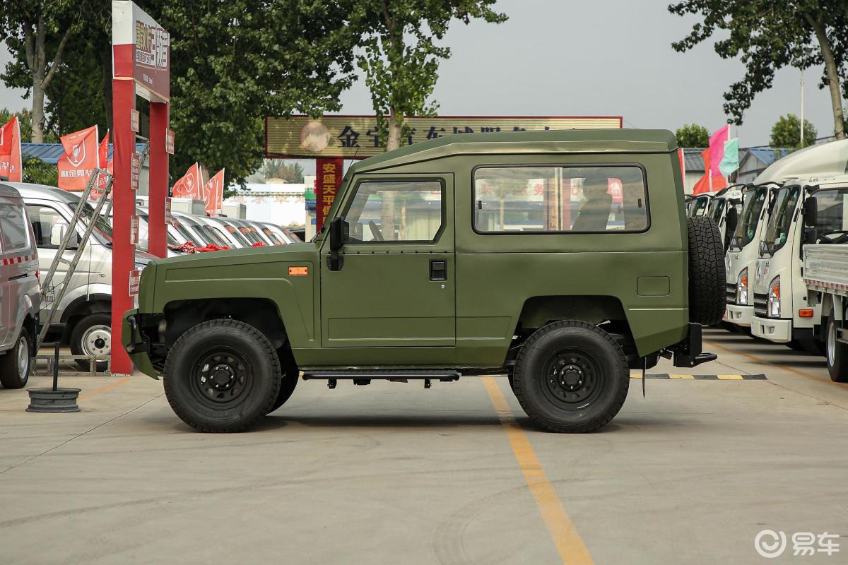 2.4t 手动 四驱 三门短轴汽油版 国vi