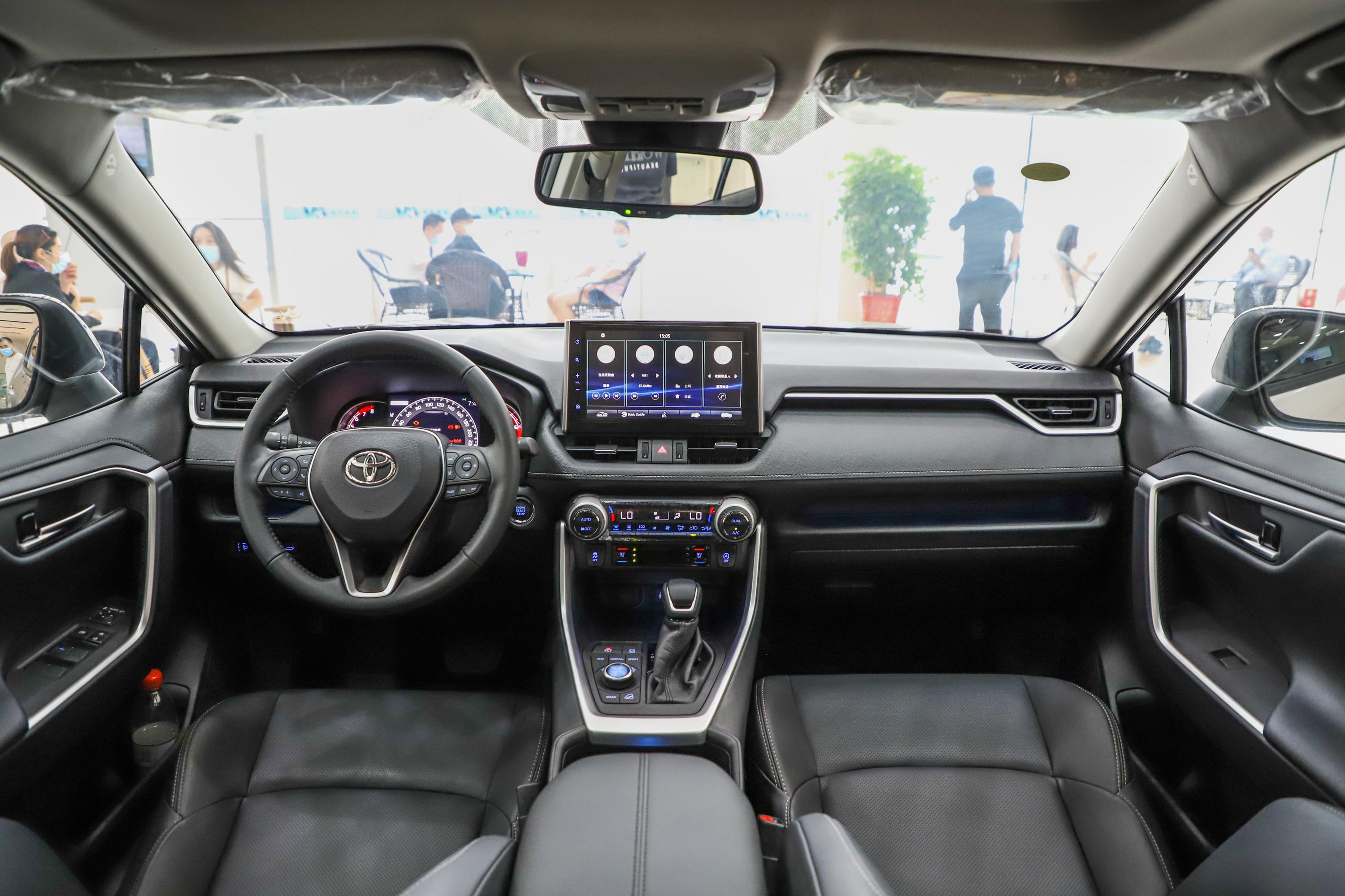 2020款 威兰达 2.0l cvt 四驱 尊贵版内饰