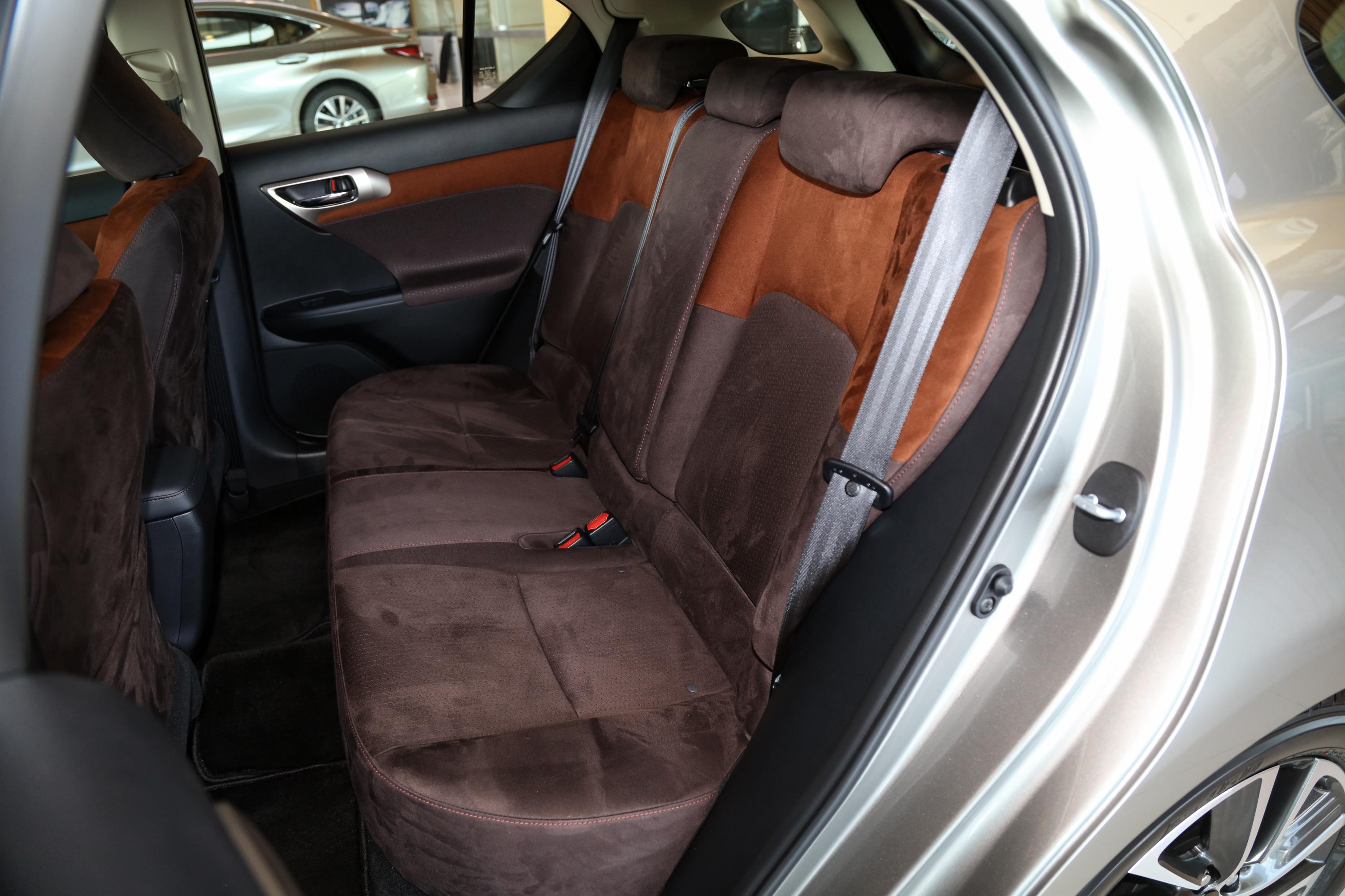 2020款 雷克萨斯ct 200h 精英版空间