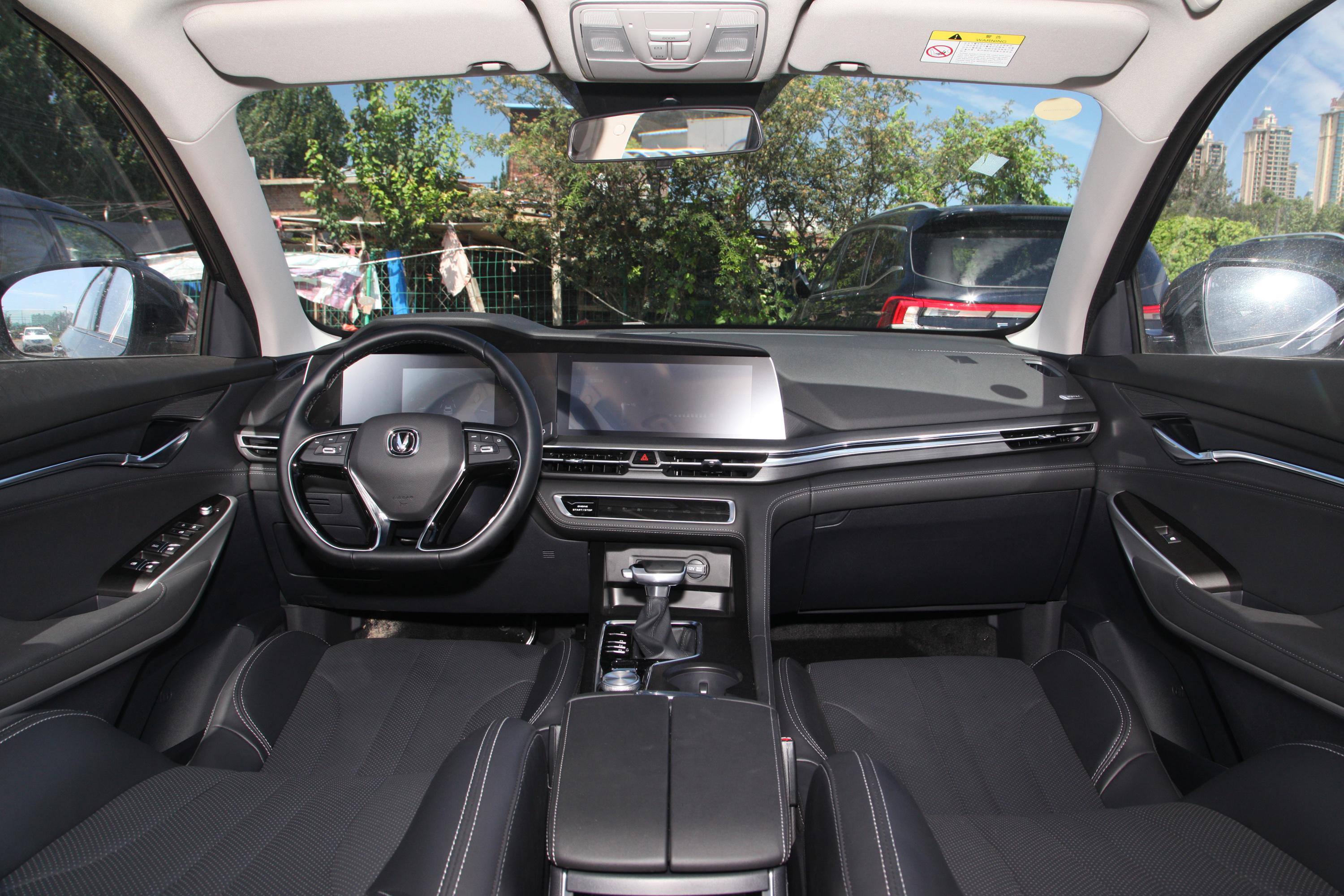 2021款 长安cs75 plus 1.5t 手自一体 精英型内饰